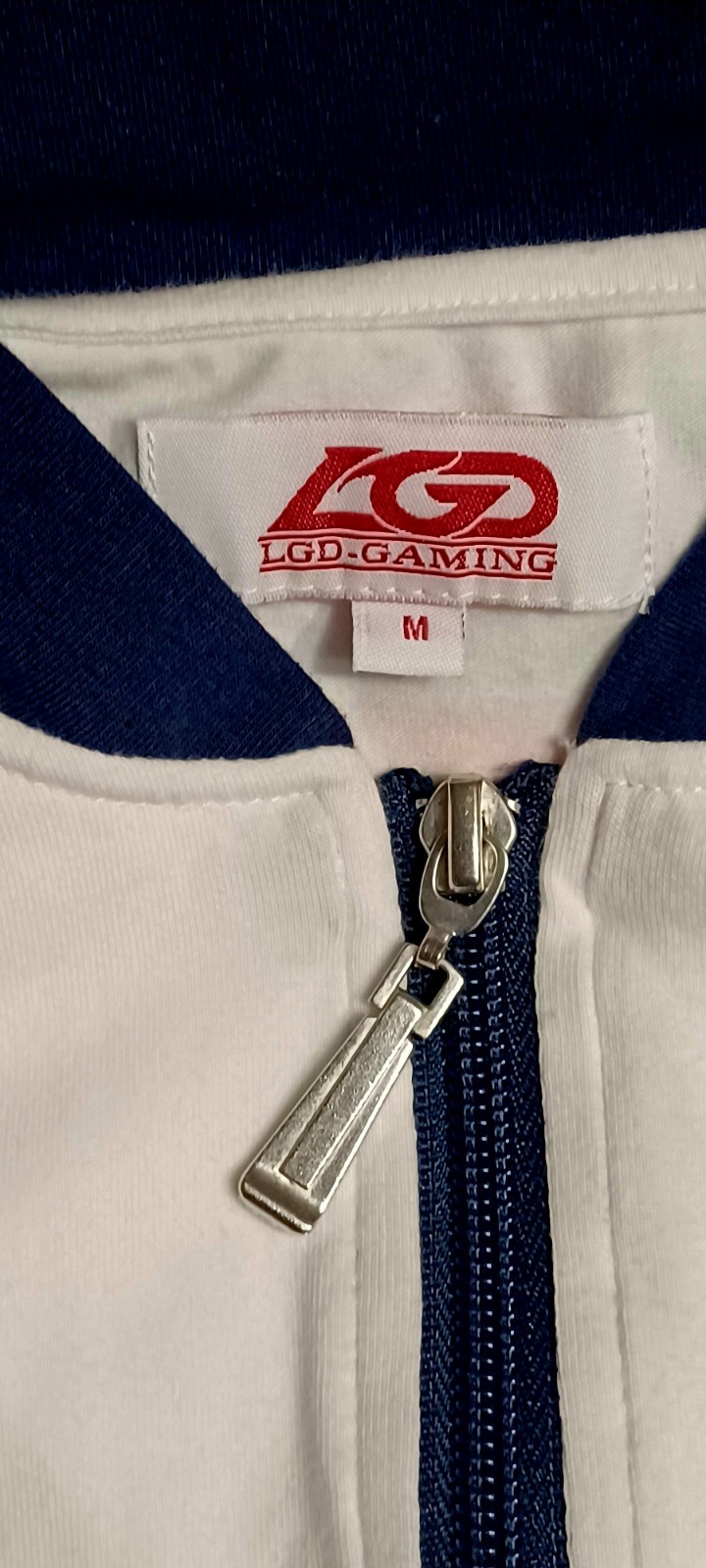 LGD-Gaming jersey, It features a zipper and a stand-up collar Size M