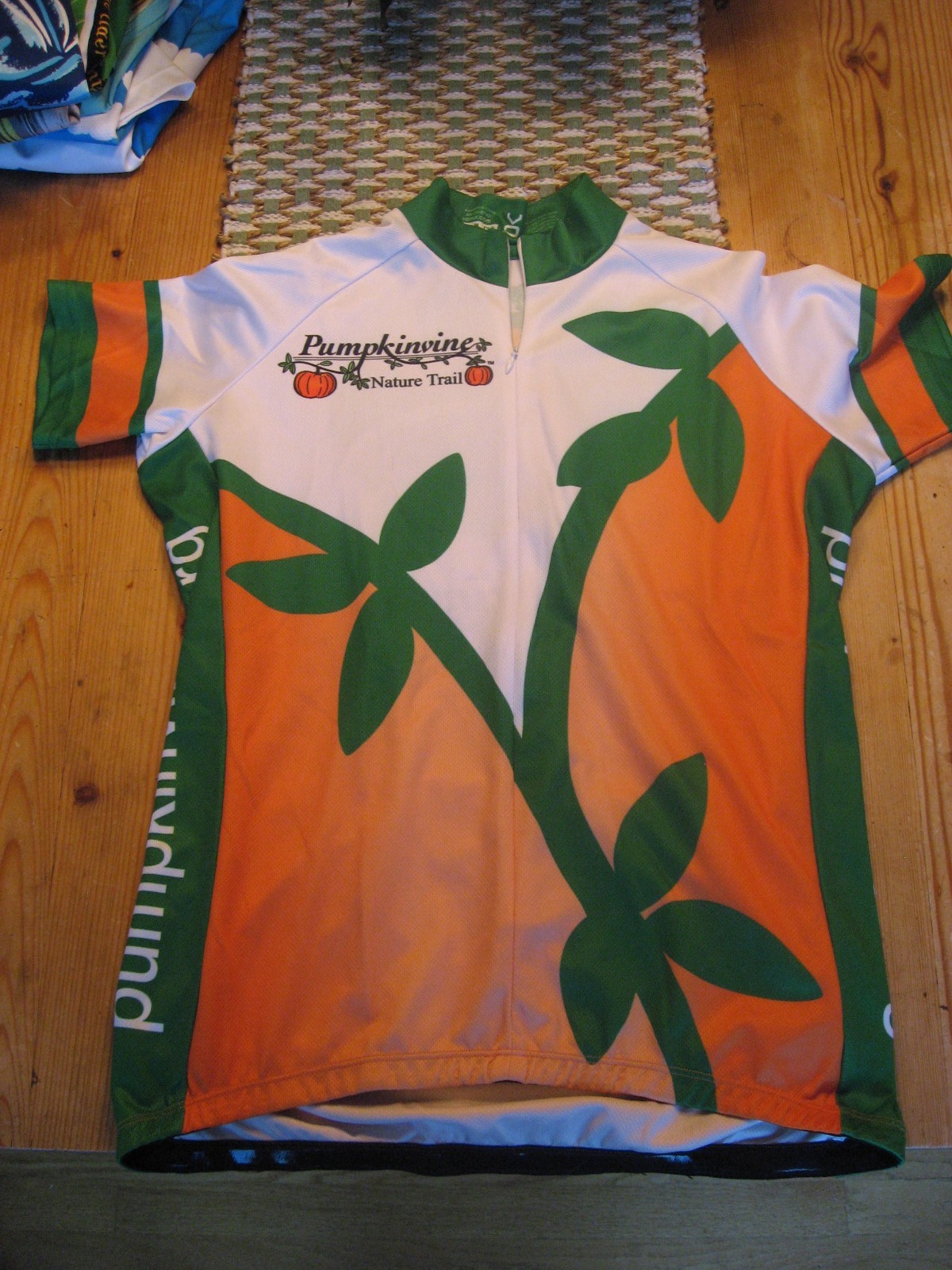 VOmax Women’s Full Zip Short Sleeve Cycling Jersey w/Back Pockets Size Medium
