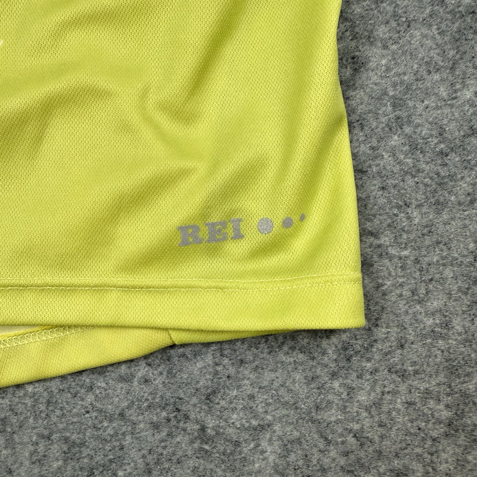 Women’s REI Yellow Floral Cycling Jersey Size Medium M Front Zip Short Sleeve