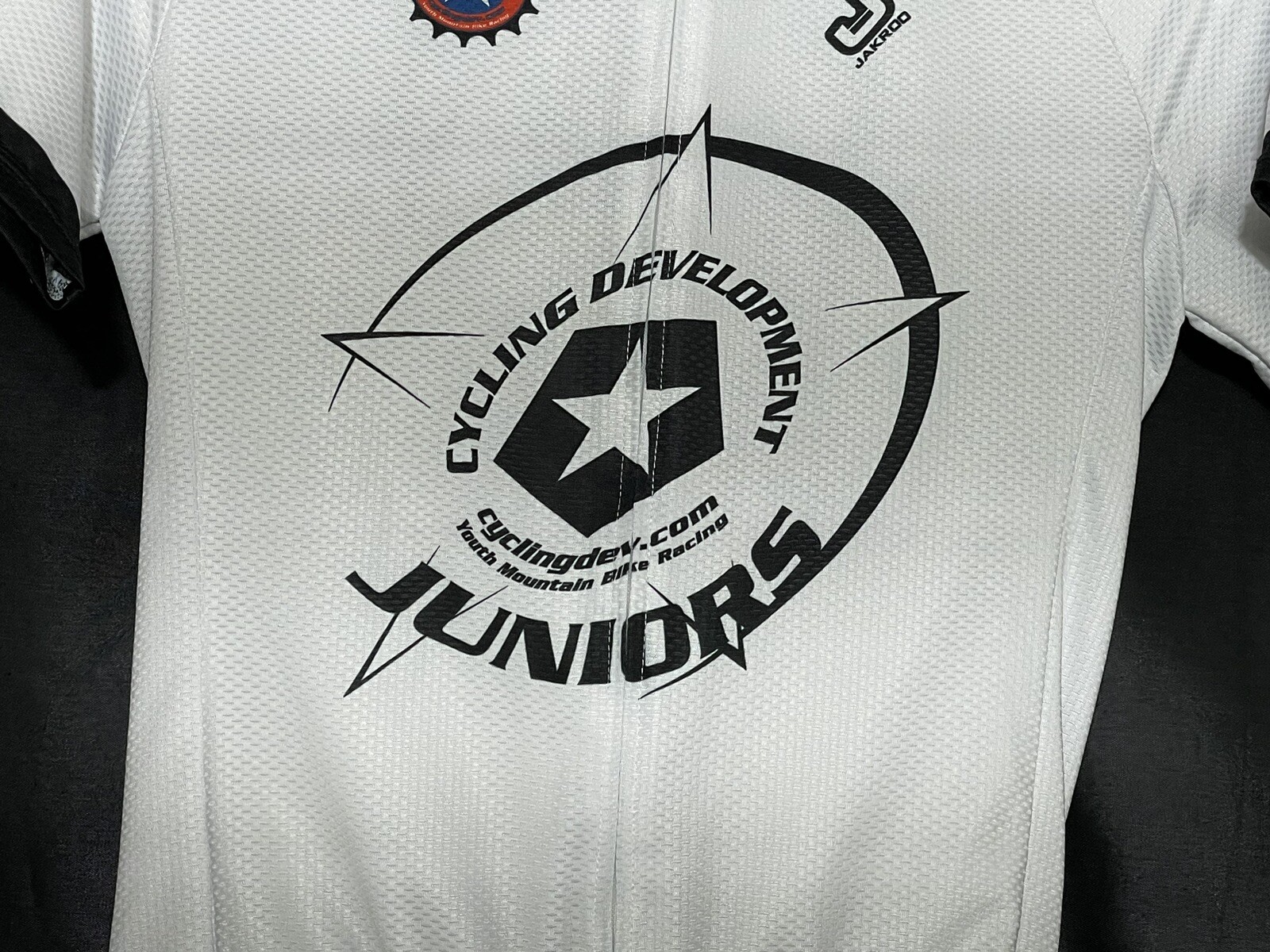 Jakroo 12 Juniors Cycling Development White Jersey Full Zip Unisex Pockets EUC