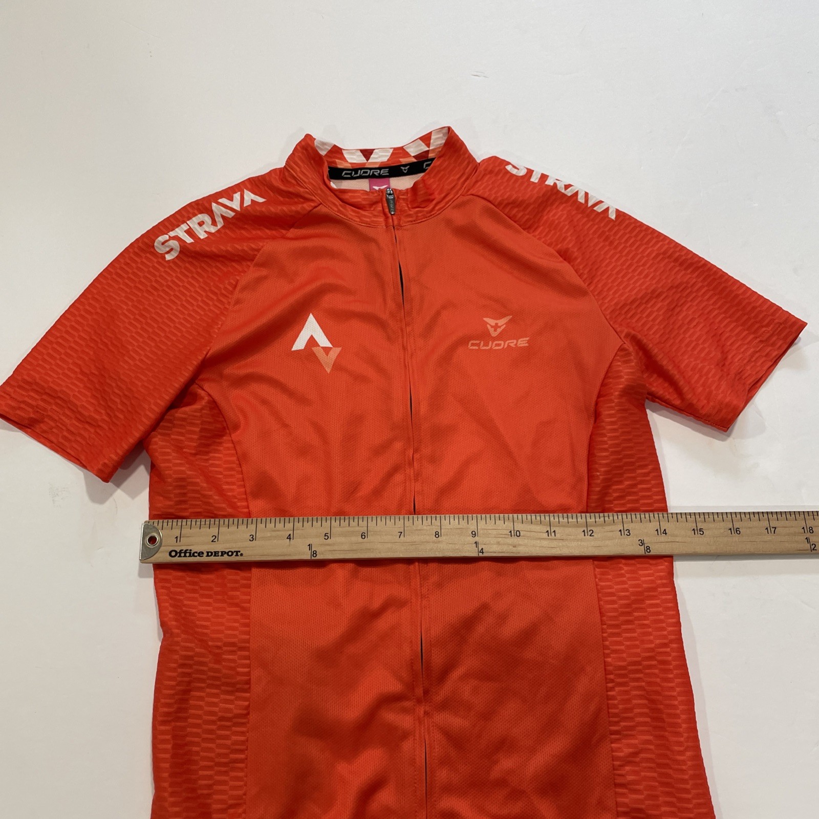 very rare Strava cycling jersey by Cuore of Switzerland Size Small Kudos