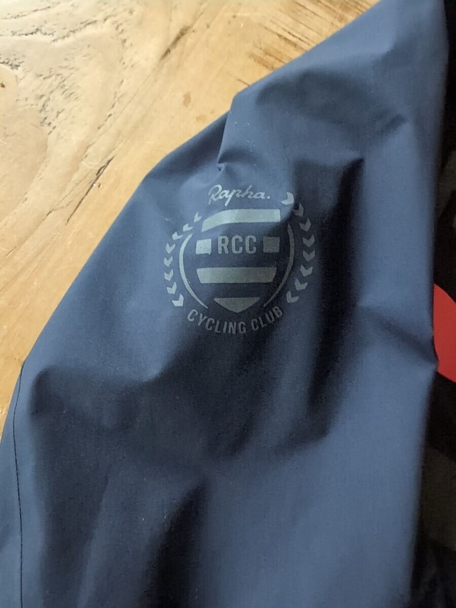 USED DARK NAVY RAPHA PRO TEAM GORE TEX RCC CYCLING RAIN JACKET LARGE EXCELLENT!