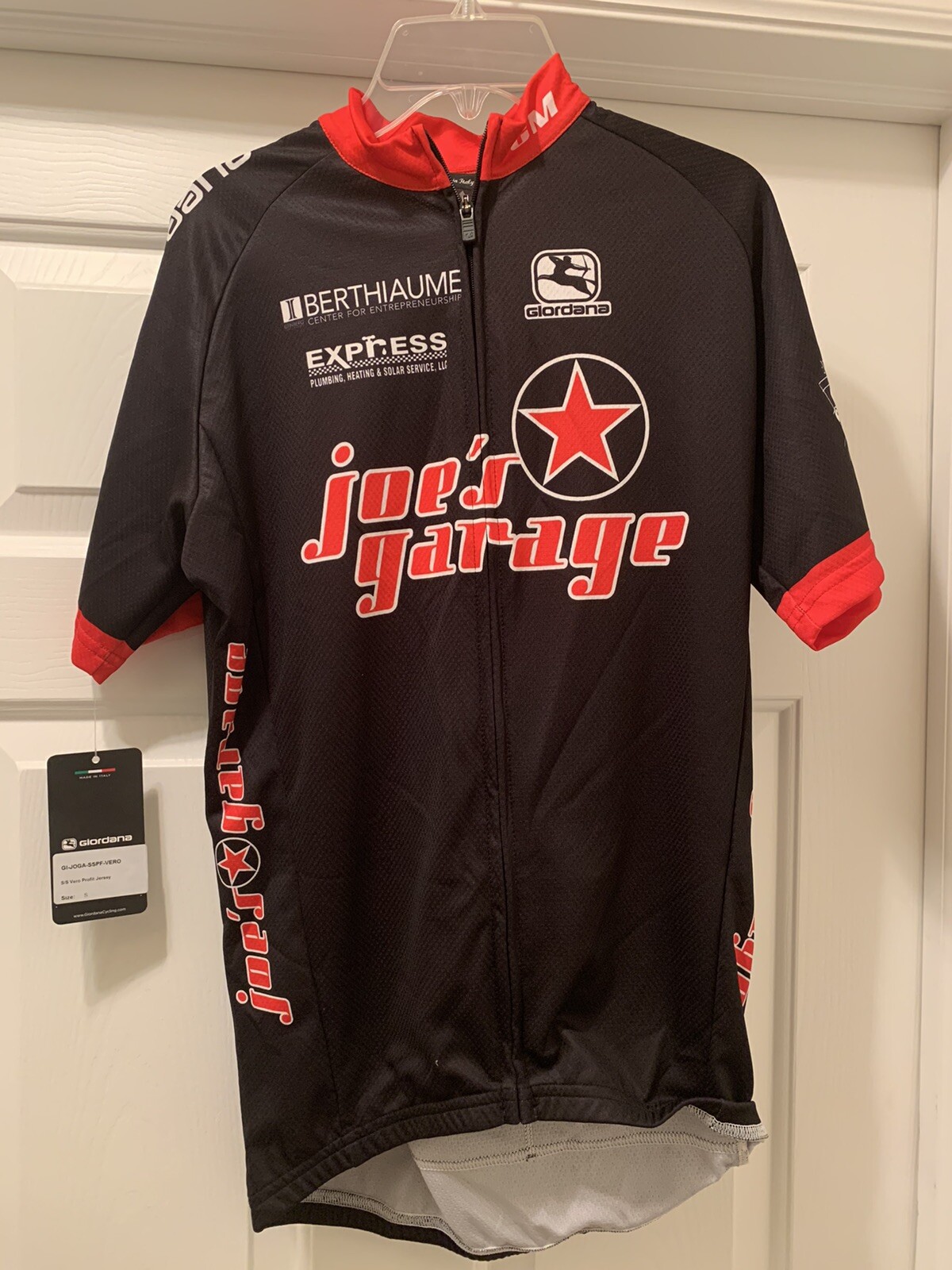 Men’s Black And Red Giordana cycling jersey Size S NEW