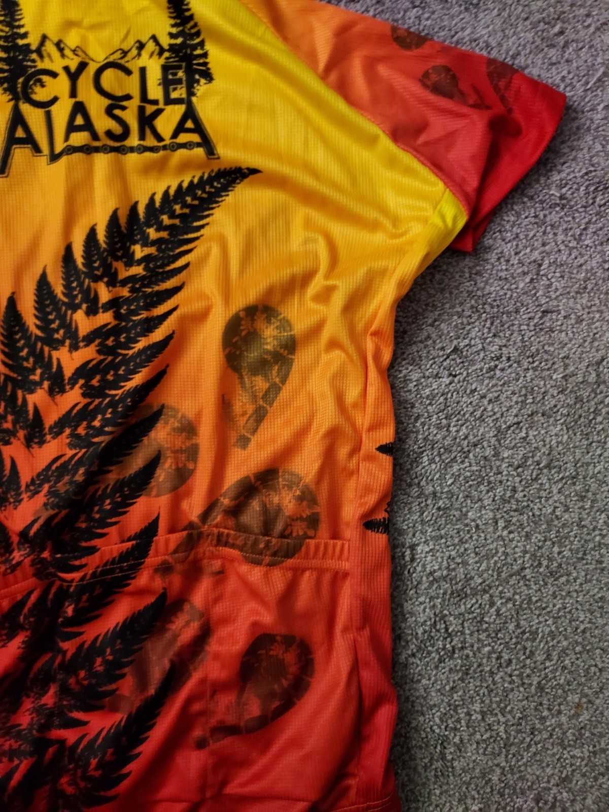 Primal Cycle Alaska Women’s Race Cut Jersey Medium 3 Pockets