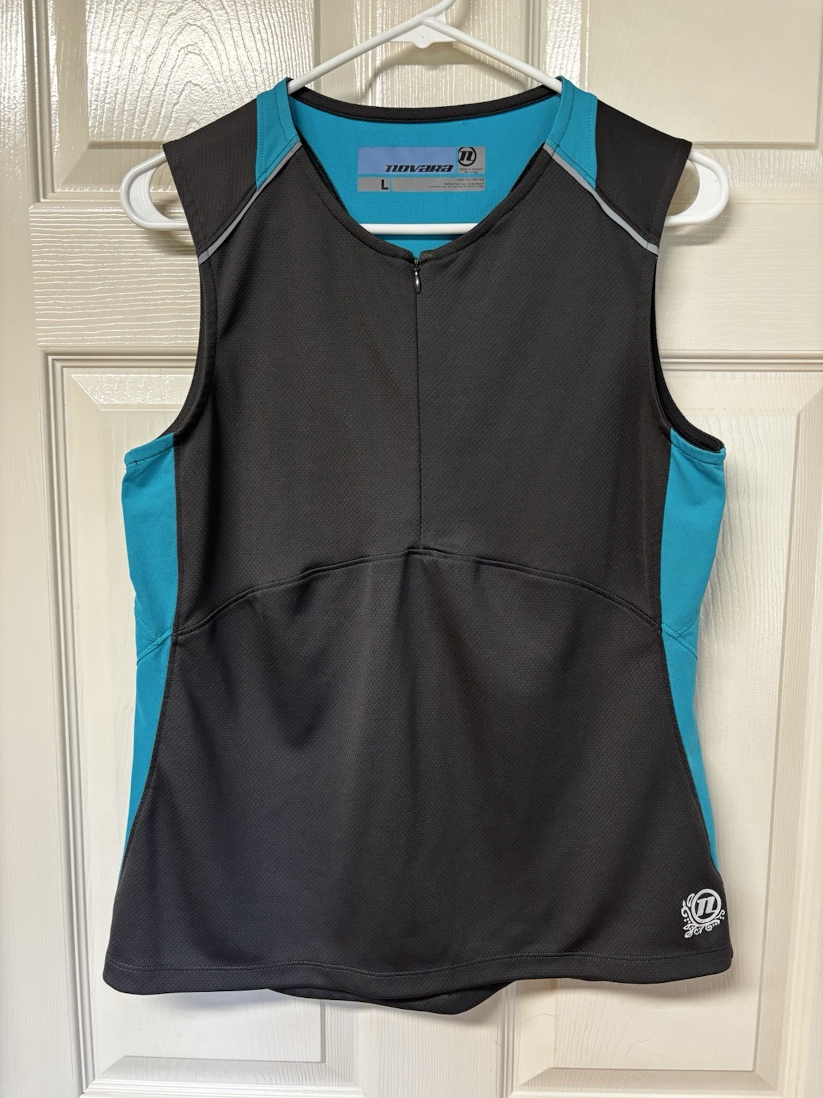 Novara Women’s Gray & Teal Sleeveless Cycling Jersey w/pockets In Back. L