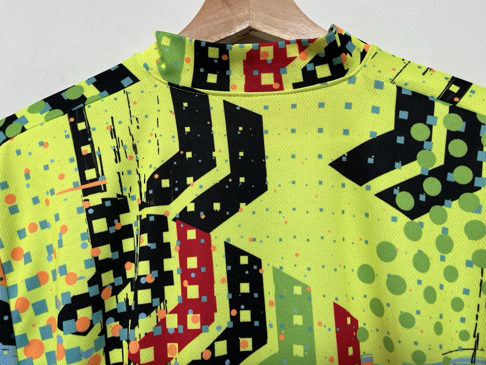Aero Tech Designs Cycling Jersey Shirt XL Abstract Bright Back Pockets Full Zip