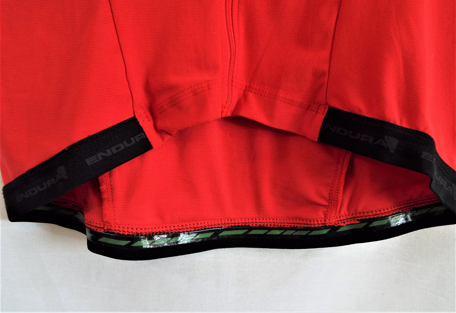 Men’s Endura Equipe Short Sleeve Red and Black Cycling Jersey Size XL