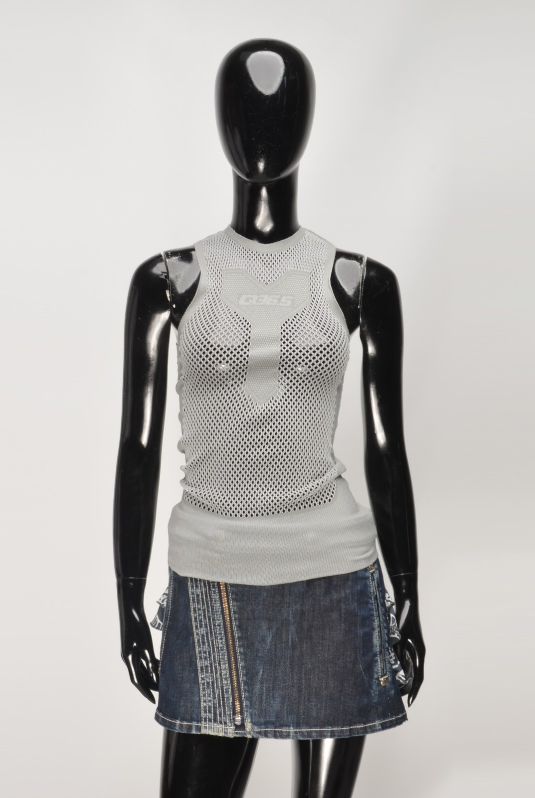 Q36.5 Mesh Sleeveless Women’s Gray Compression Cycling Base Layer Top S?