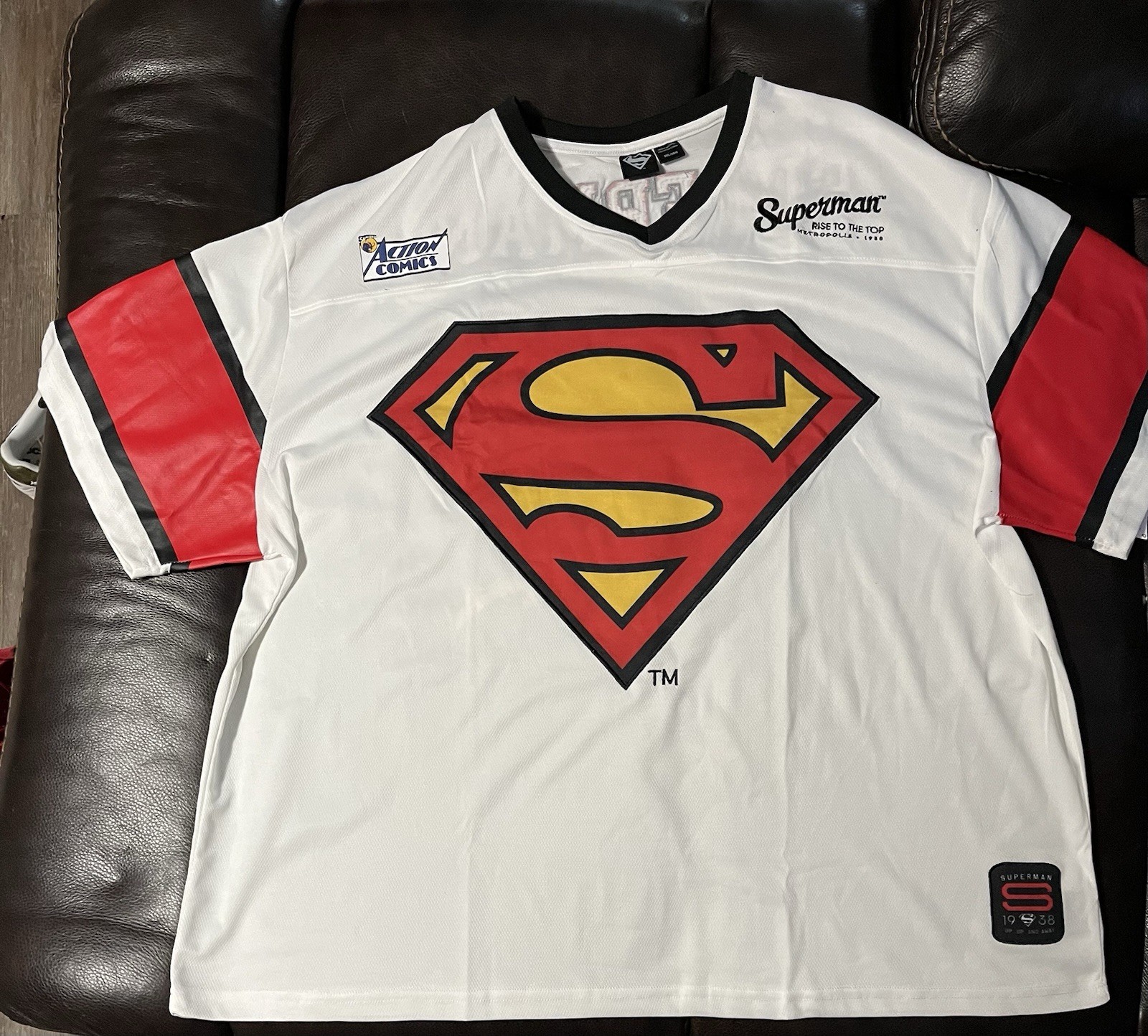 Superman Action Comics Mesh Polyester Jersey Tee Embroidered V-Neck Men’s 3XL