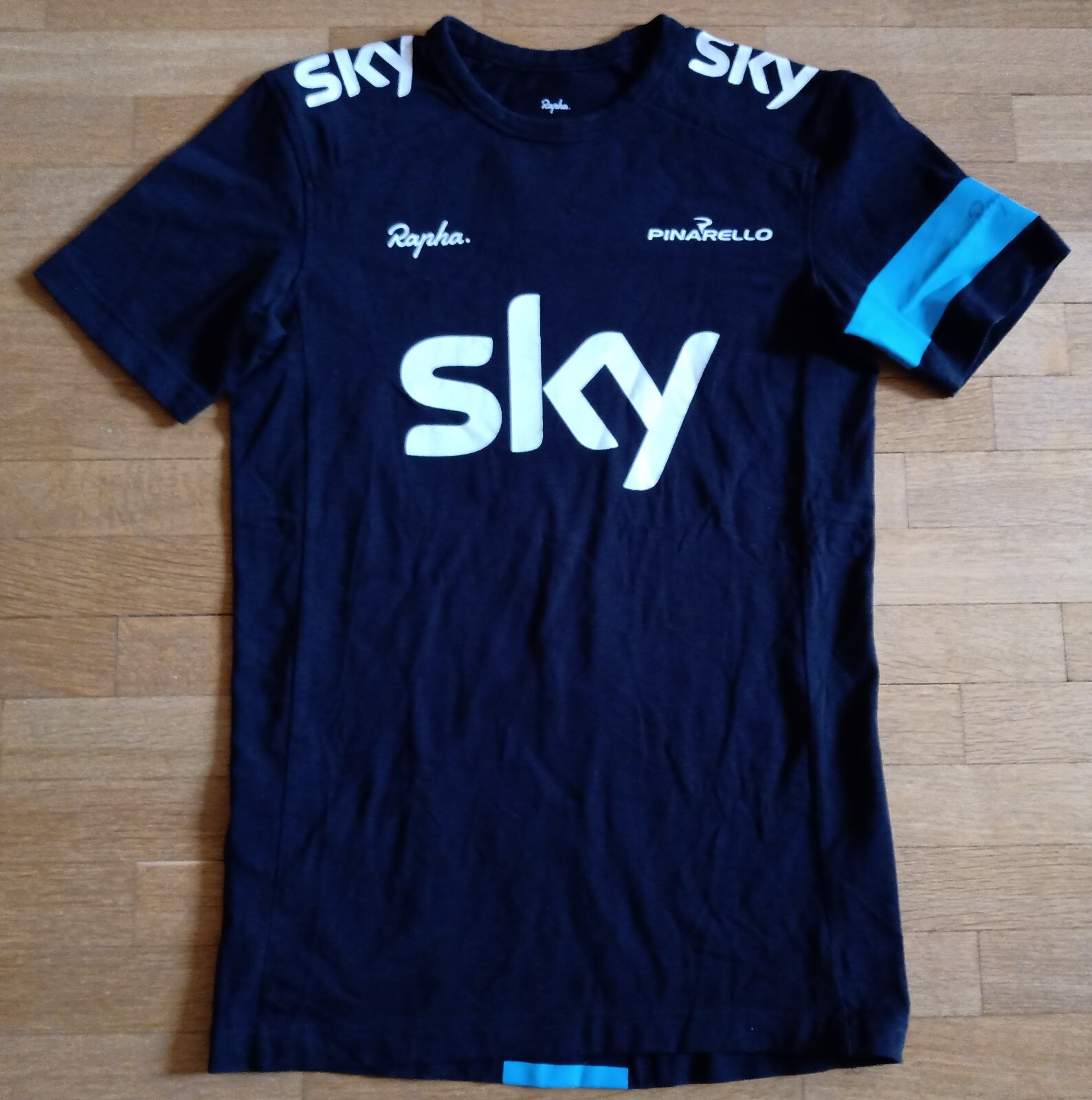 Jersey Rapha Sky Pro Cycling Pinarello Size ‘XS’ 100% Cotton Short Sleeve Shirt