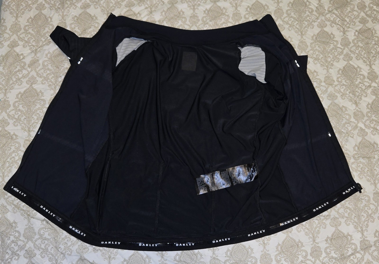 Oakley Men’s Cycling Jersey M Black/White Full Zip Reflective Rear Pockets