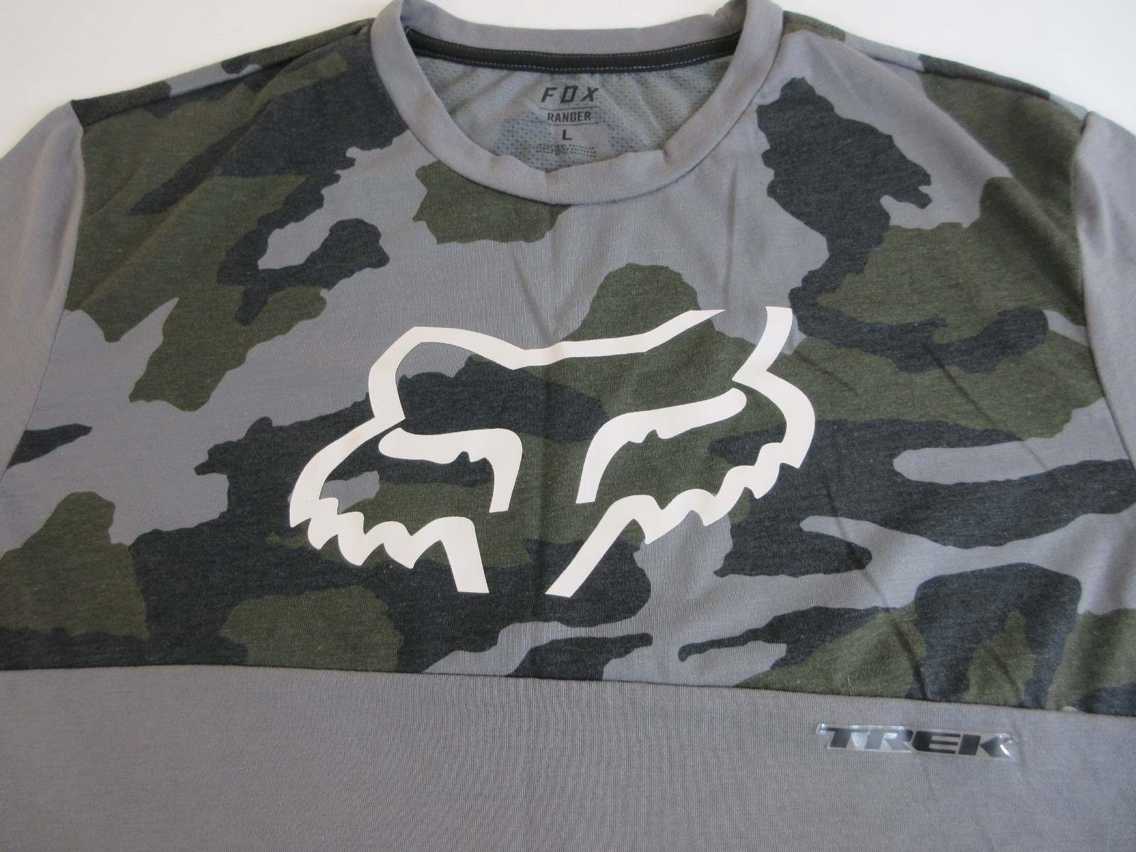 Fox Ranger Trek Men’s Large Mountain Bike Jersey Grey Camo Short Sleeve NWOT