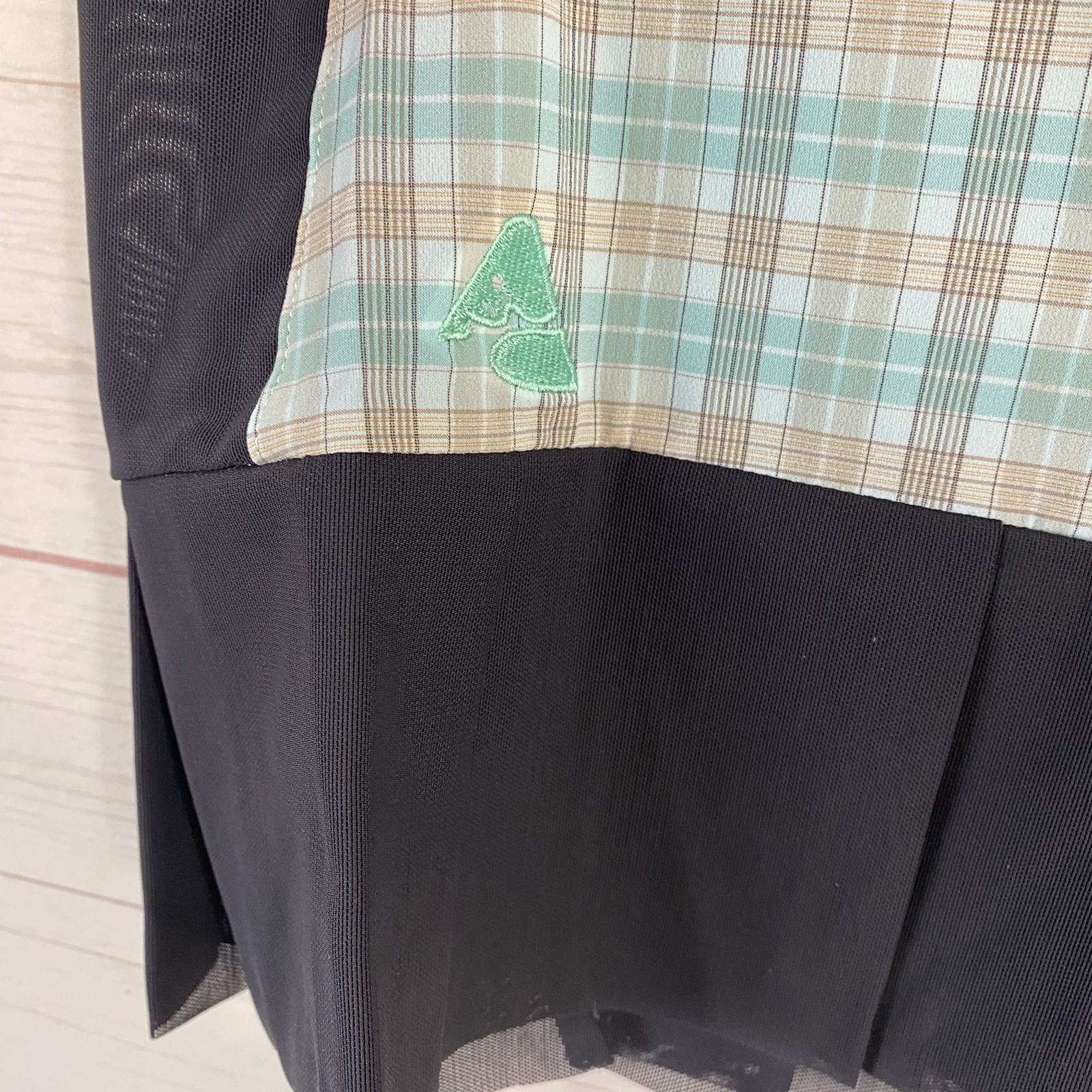 Cogma Womens SuzyQ Cycling Top Sz 8 Green Plaid/Black Snap Front Pleated Hem