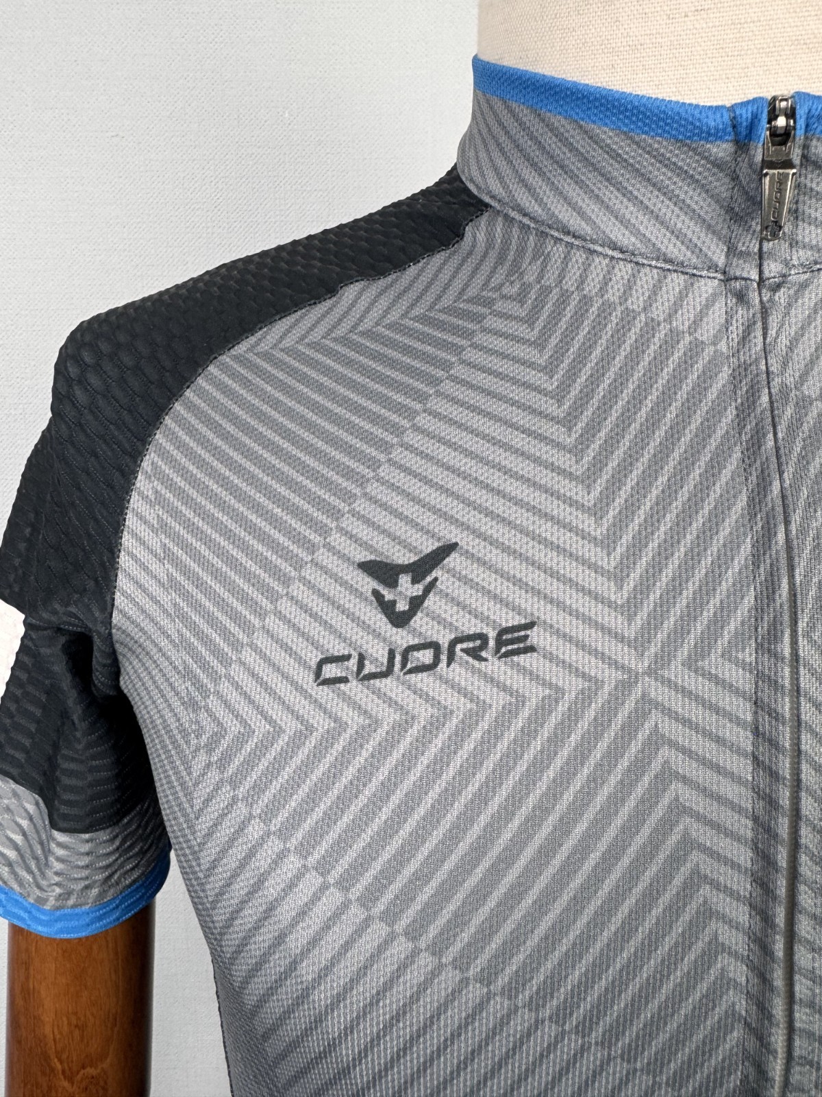 CUORE LUZERN Full Zip Gray Geometrical Pattern Cycling Jersey Sz S