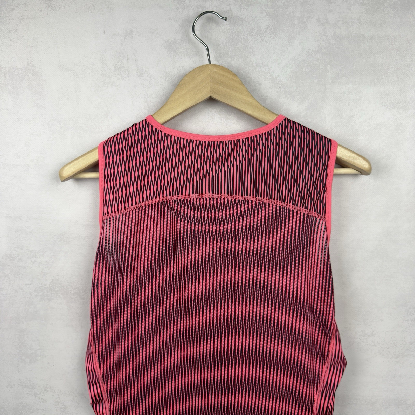 Rapha Pro Team Mens High-wicking Sleeveless Mesh Base Layer Size L