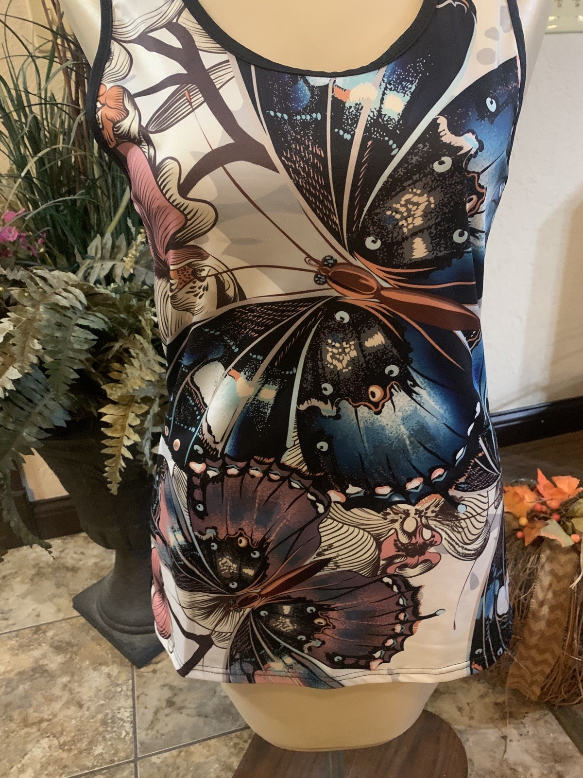 Unbranded Tank Top Womens Small Awesome Butterflies with Cool Graphic Design!Exc
