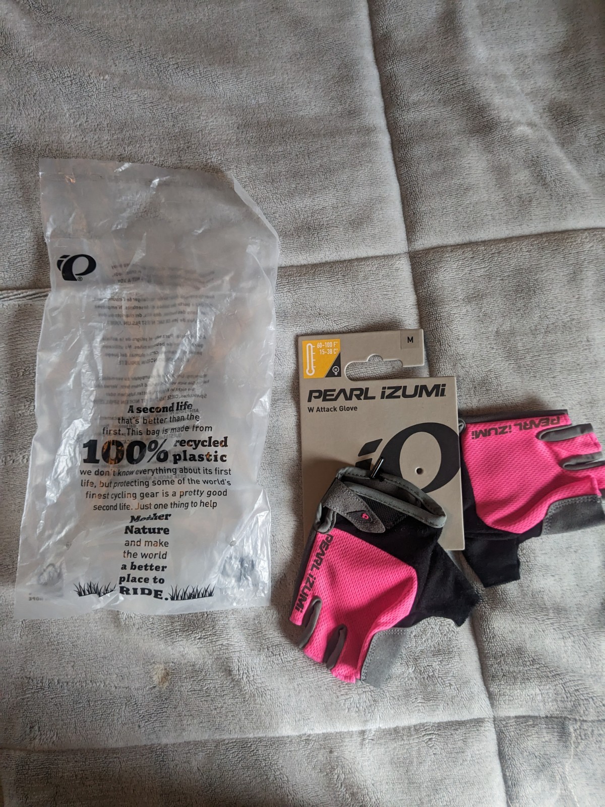 Women’s Skinsuit and Gloves