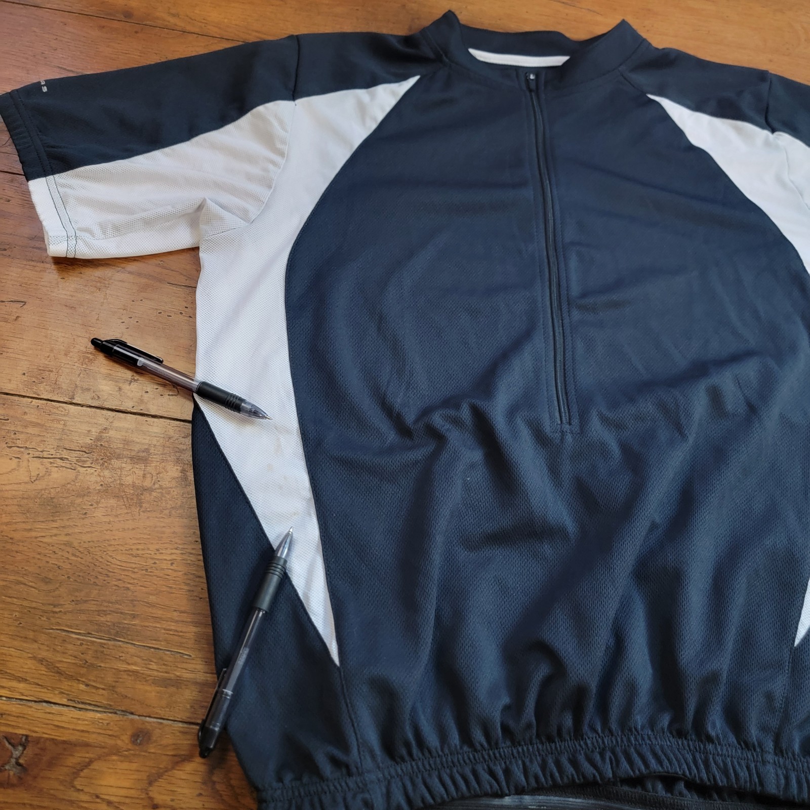 Serfas Mens Large Cycling Jersey 22.5″ P2P Mesh Sides (7/10) L Black White