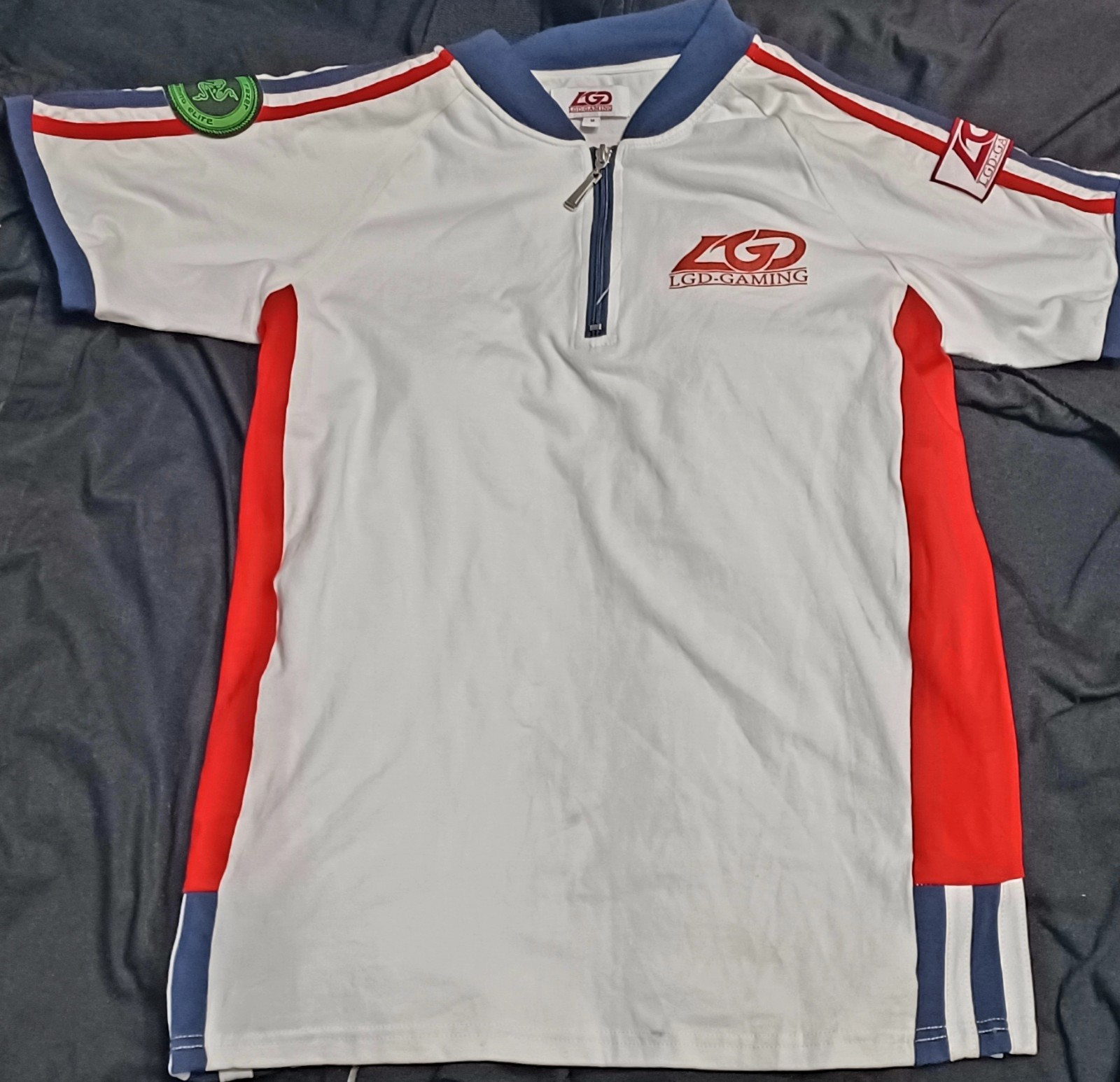 LGD-Gaming jersey, It features a zipper and a stand-up collar Size M