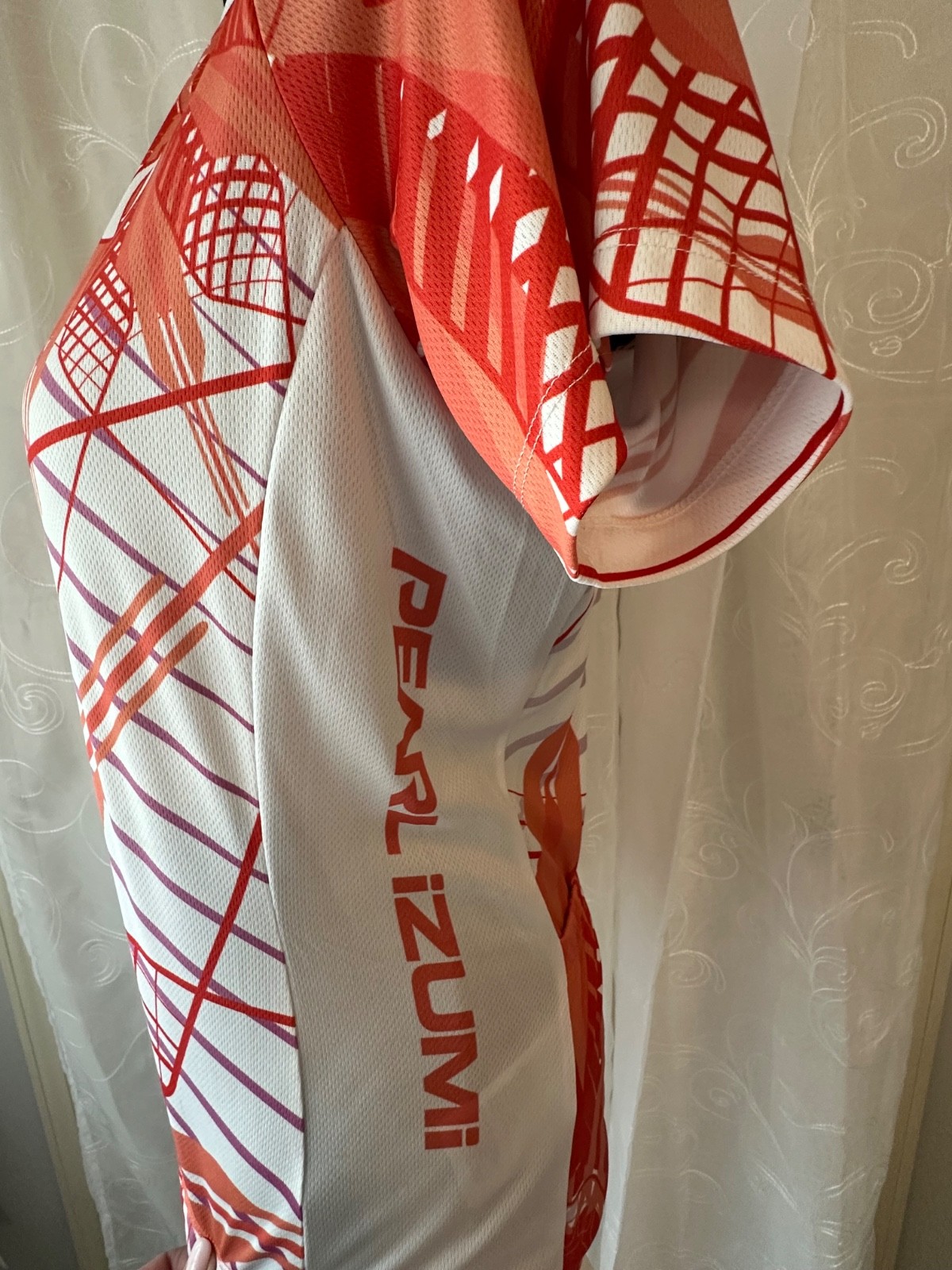 Pearl Izumi Ladies Cycling Jersey – Size Small – BNWT $80