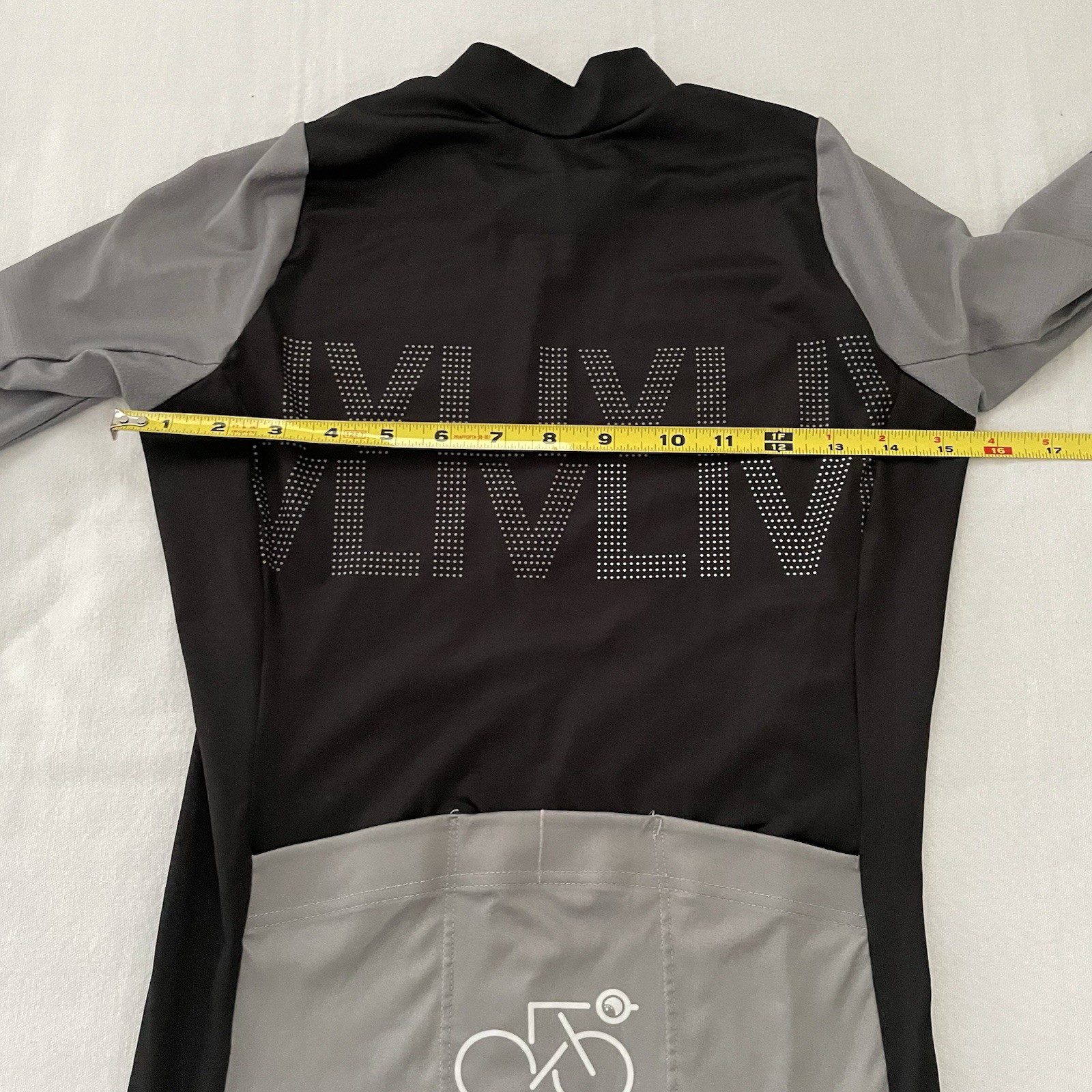 Attaquer LIV Swiss Watches Cycling Jersey Men Small Aero Race Fit 3 Pocket