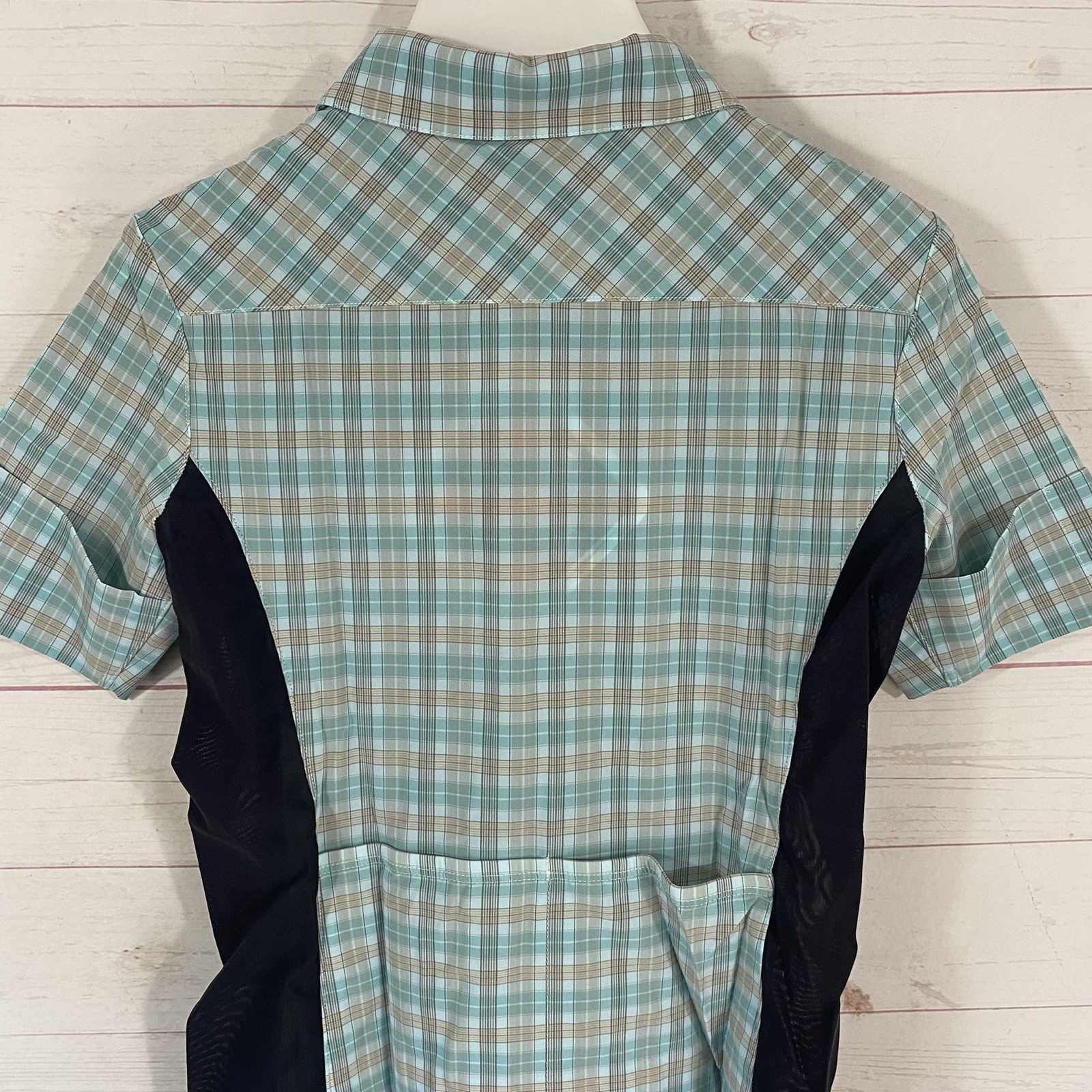 Cogma Womens SuzyQ Cycling Top Sz 8 Green Plaid/Black Snap Front Pleated Hem