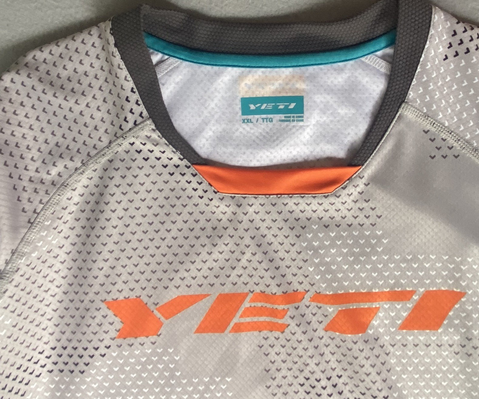 YETI Cycles MTB Jersey XXL Gray Camo Long Sleeve Ride Driven Race Bred Bike