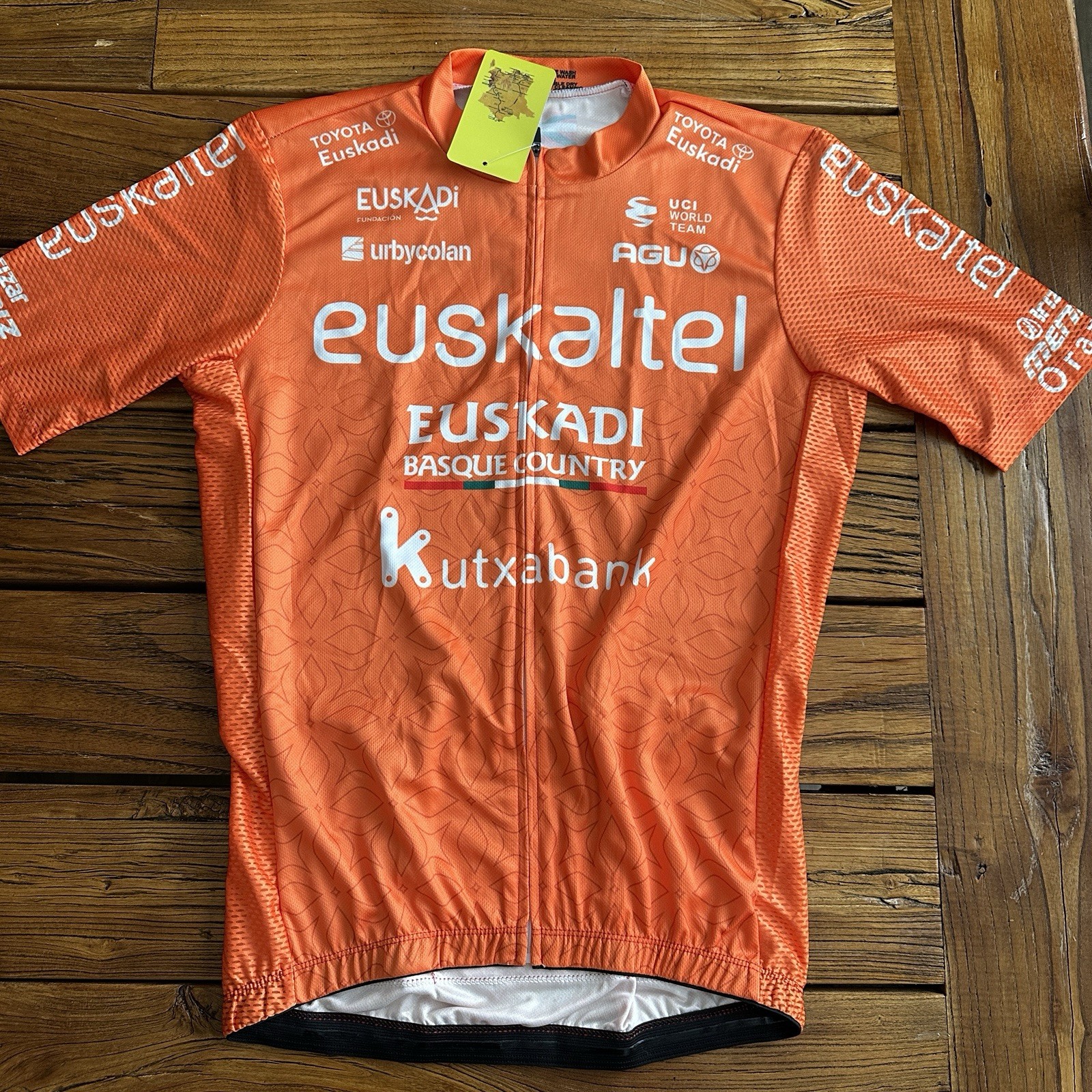 EUSKALTELEUSKADI TEAM PRO CYCLING JERSEY NEW X-LARGE 40″ FREE SHIPPING !!