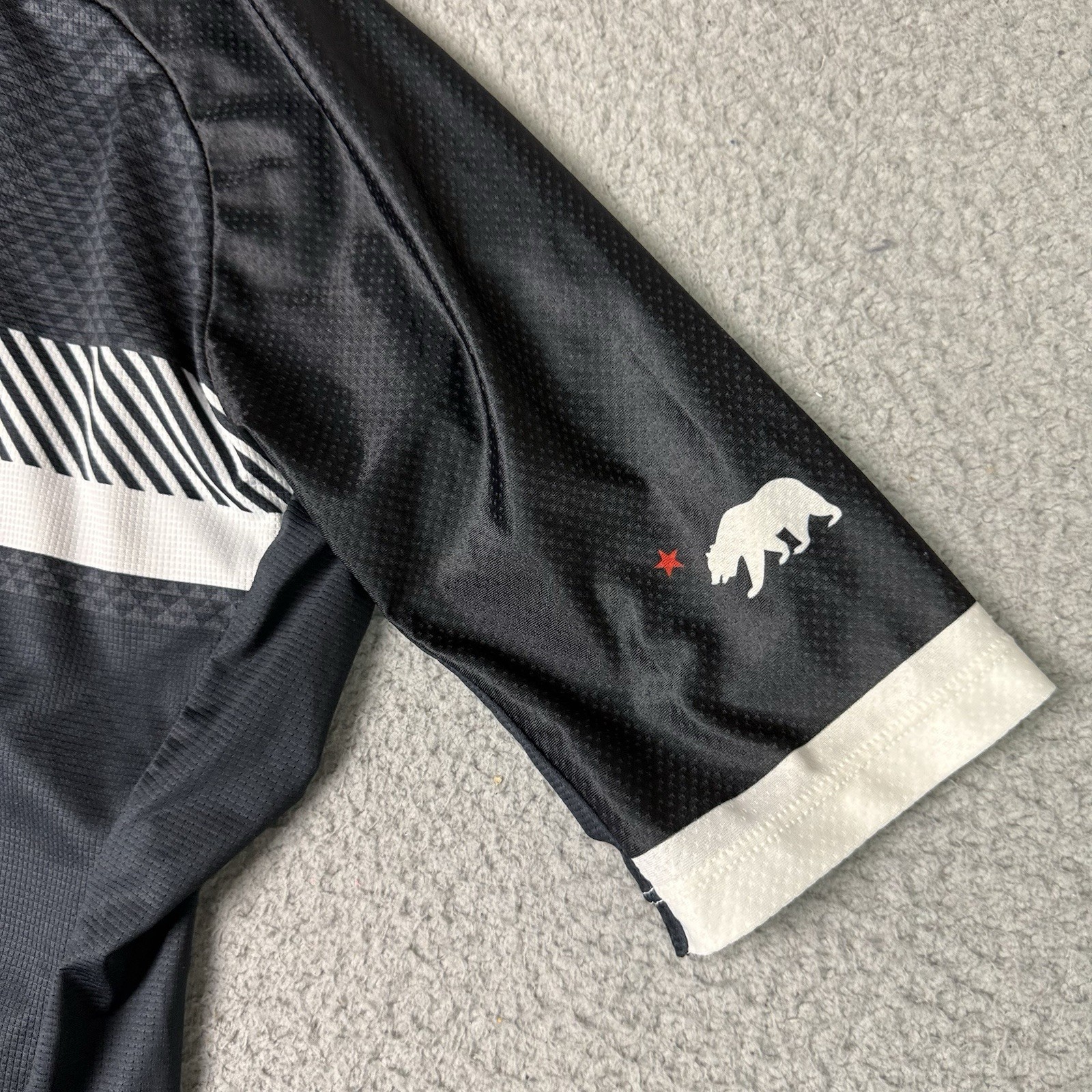 Voler Bicycling Jersey Shirt Adult Large Black 3/4 Zip Bicycle Stretch Workout L