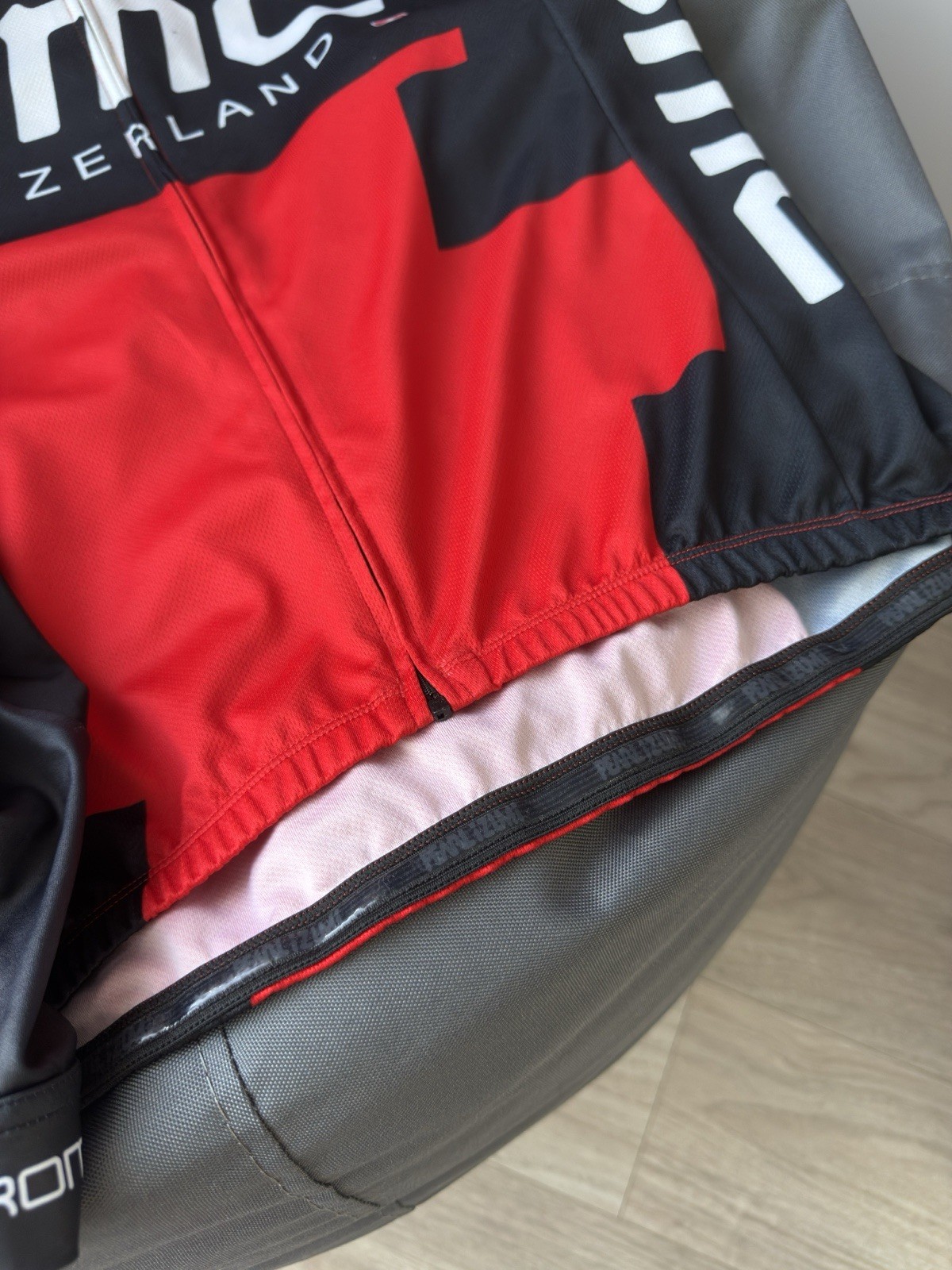 PEARL IZUMI CYCLING JERSEY AND BIB SHORTS BMC SWITZERLAND ORIGINAL SIZE L