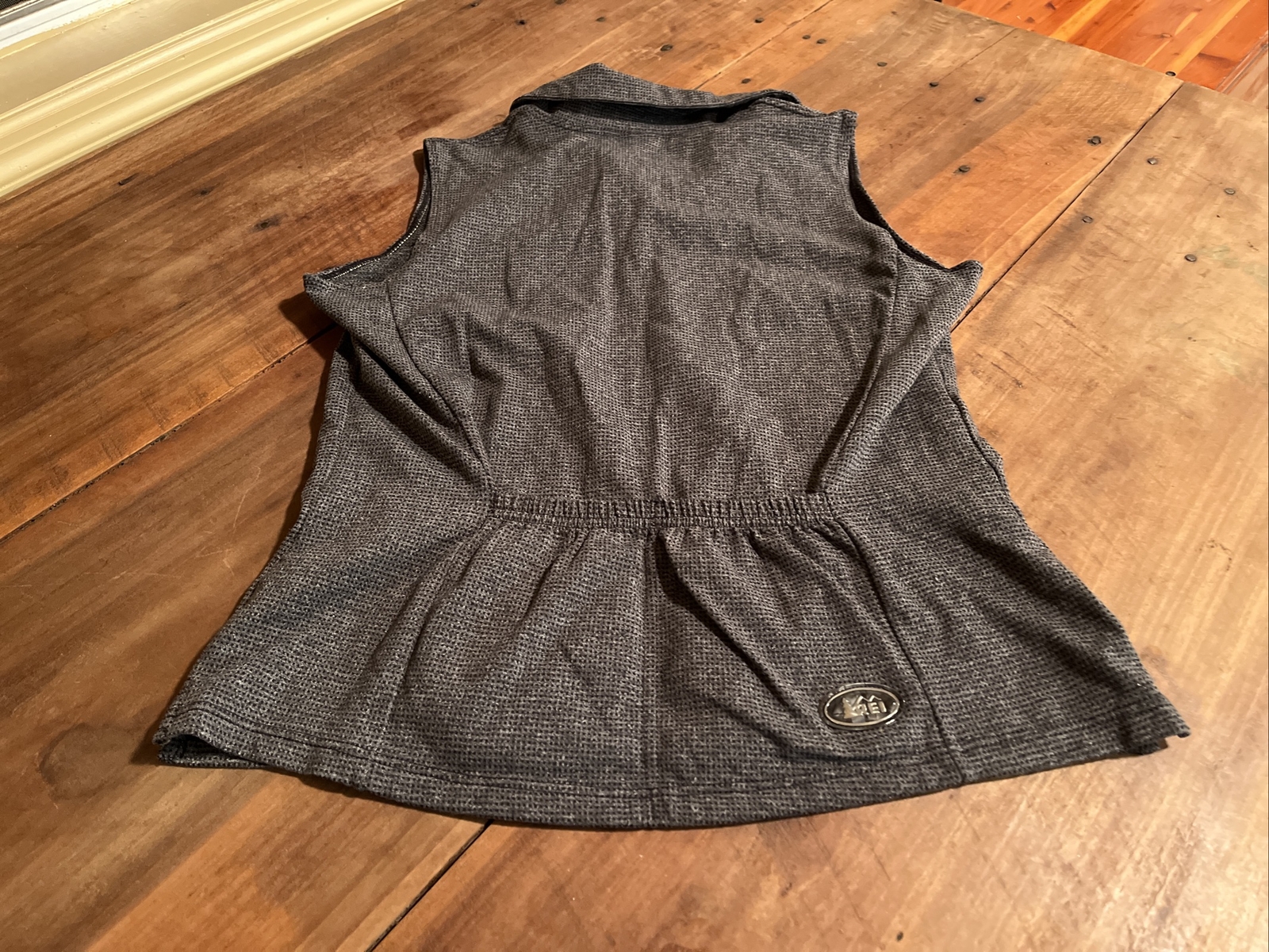 REI Cycling Shirt Adult L Black and gray Sleeveless Collared