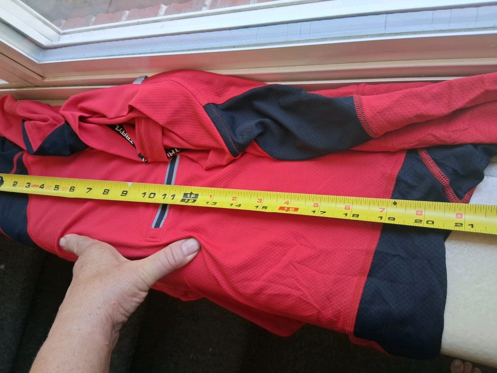 Trayl Size Medium Red & Black Bicycling Triathlon Back 3 Pocket Jersey Shirt