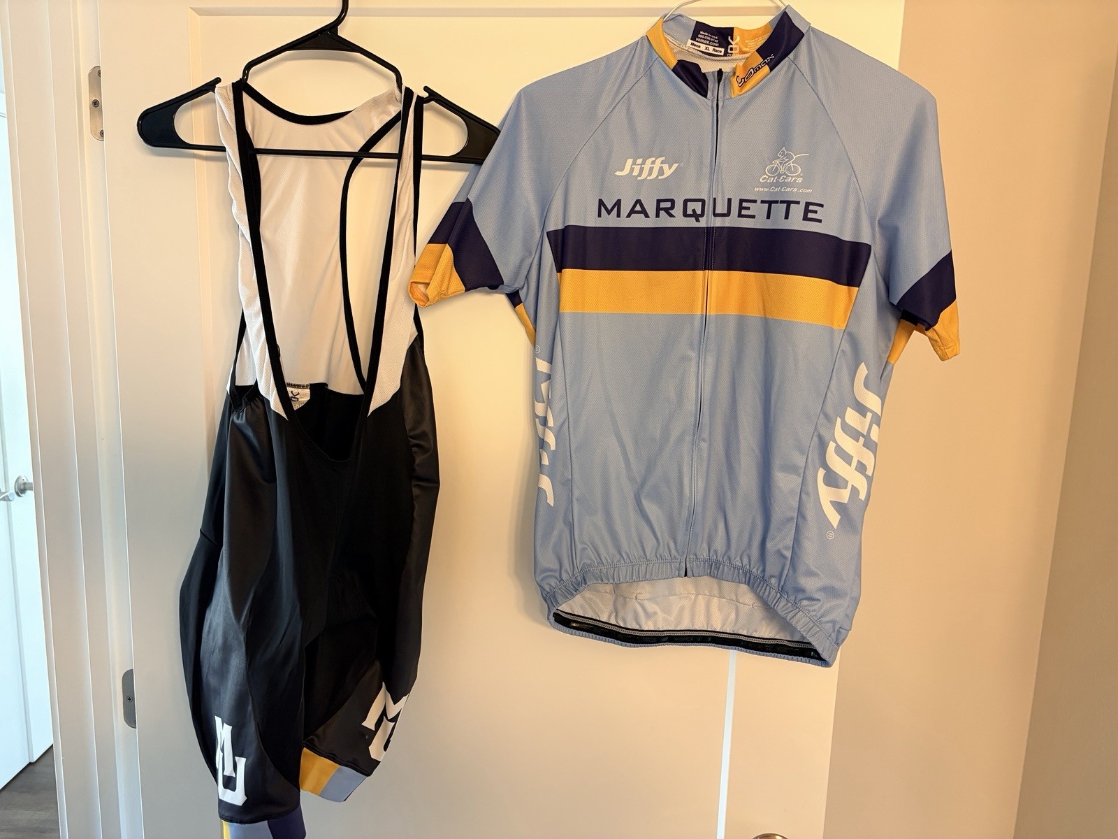 Marquette Mens Cycling Kit Jersey (XL) and Bib Shorts (XL)
