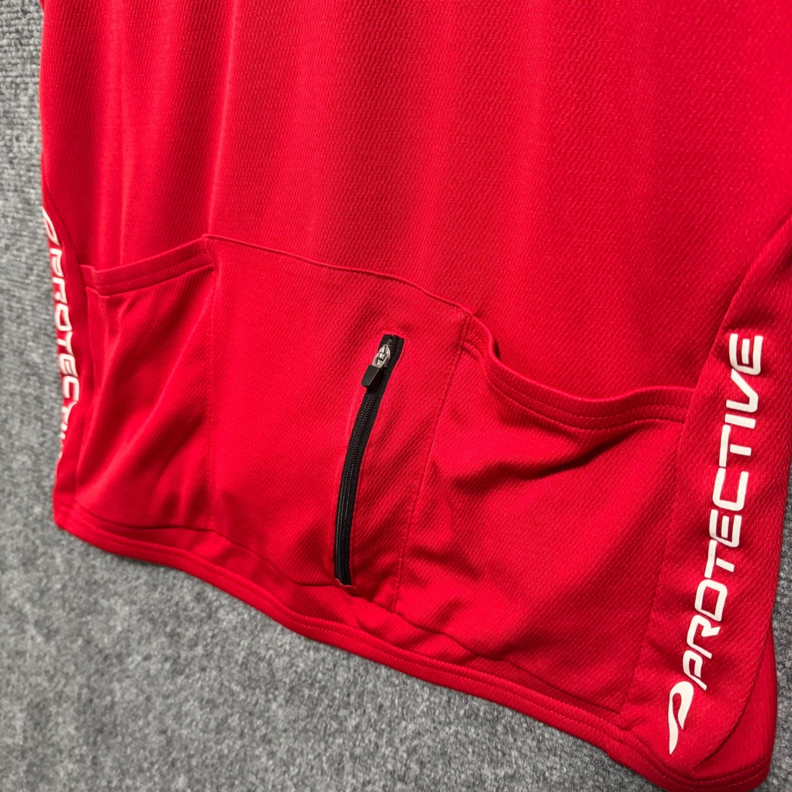Protective Cycling Jersey Mens Medium Red White 1/2 Zip Short Sleeve Compression