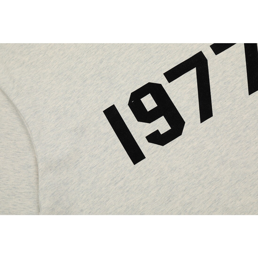 Flocking short-sleeved men’s T-shirt casual and loose fashion designer