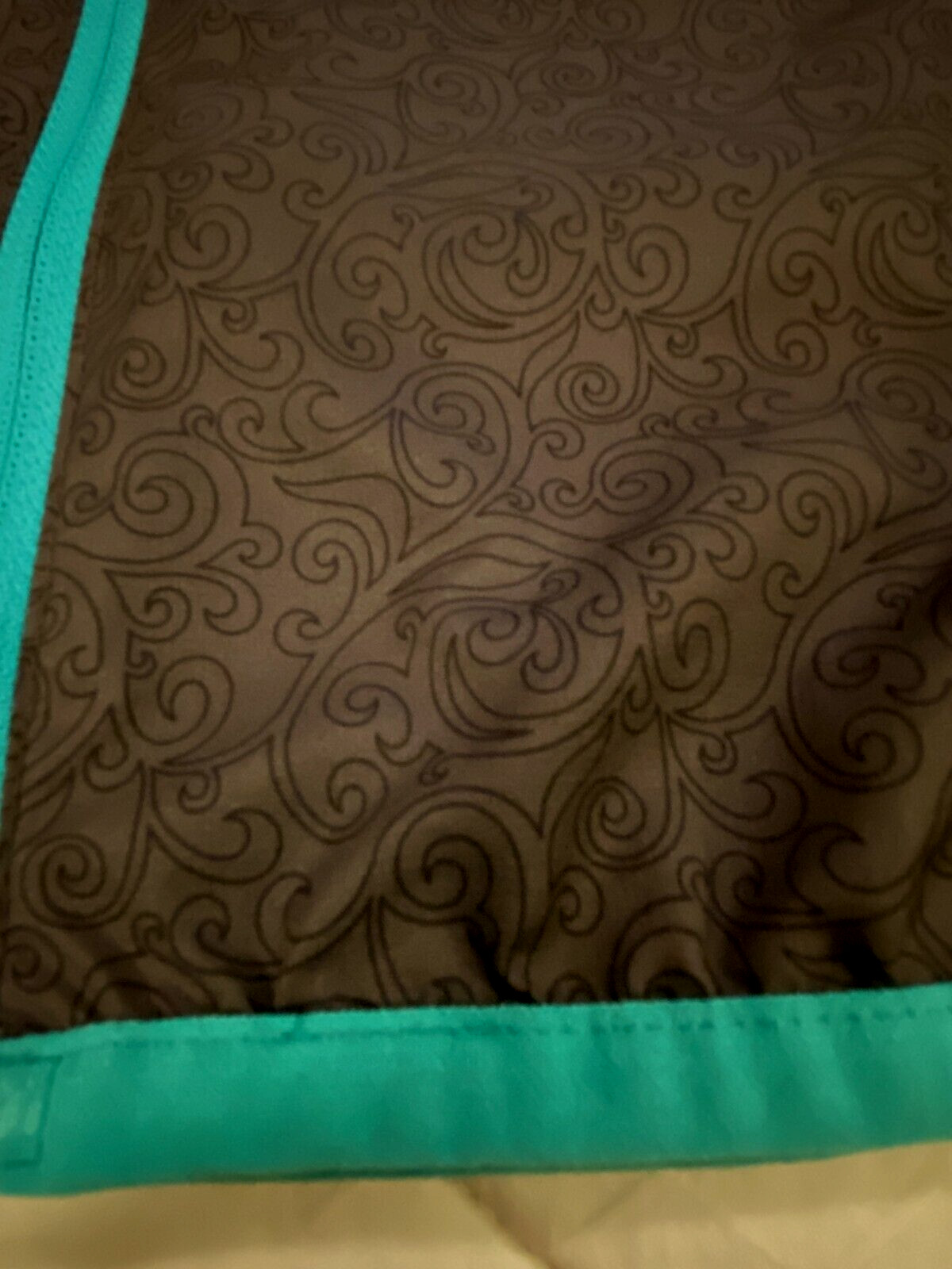 REI LIGHTWEIGHT BIKING SHELL, Black & teal. Media port. PACKABLE! Women’s Med