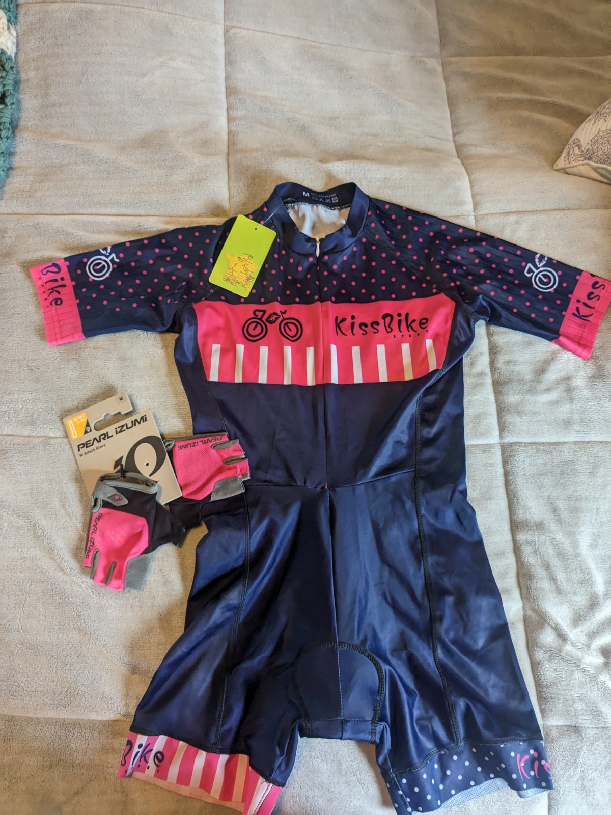 Women’s Skinsuit and Gloves