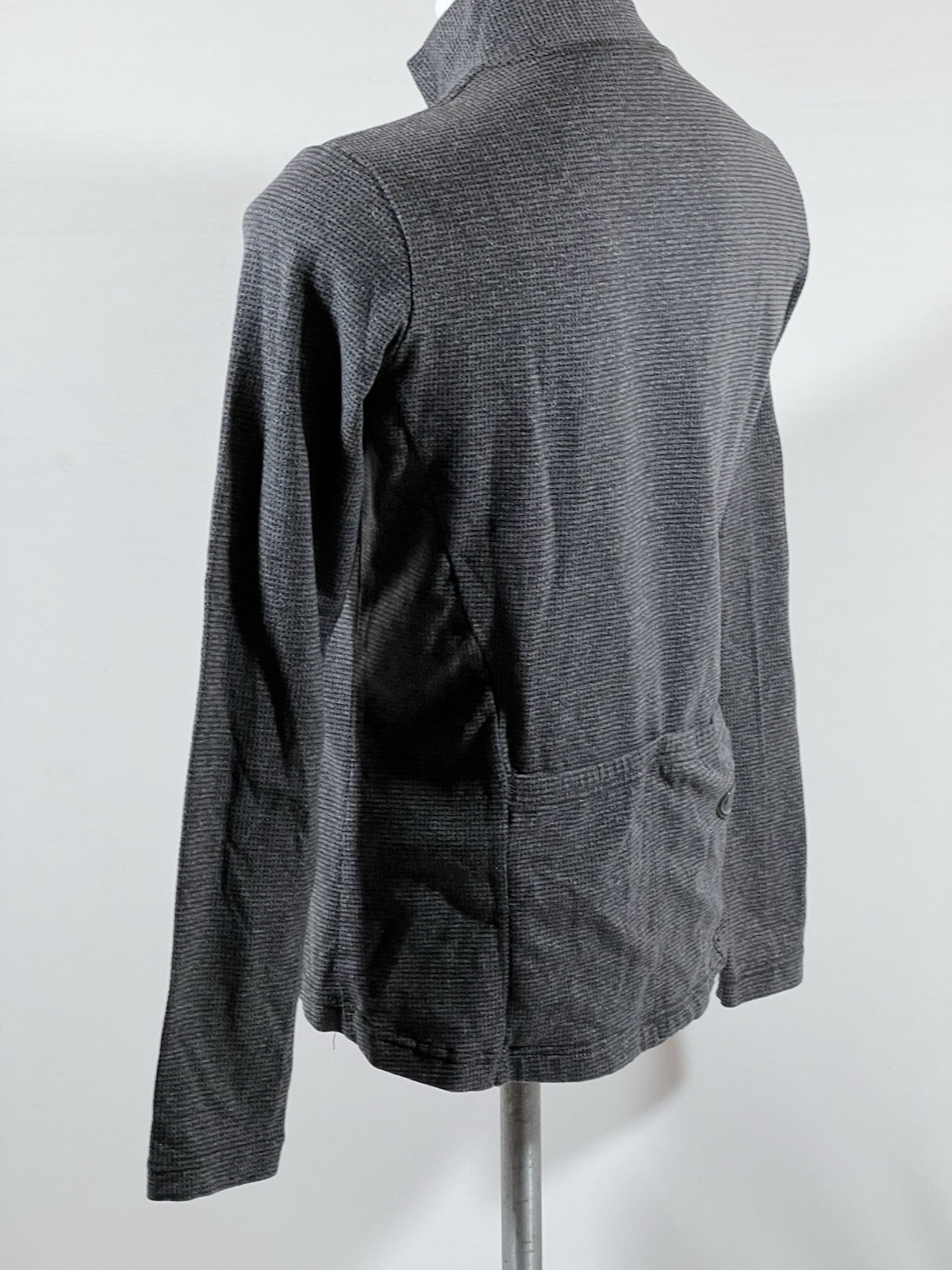 REI Cycling Jersey Womens Medium Gray Long Sleeve Gorpcore Athleisure Bike