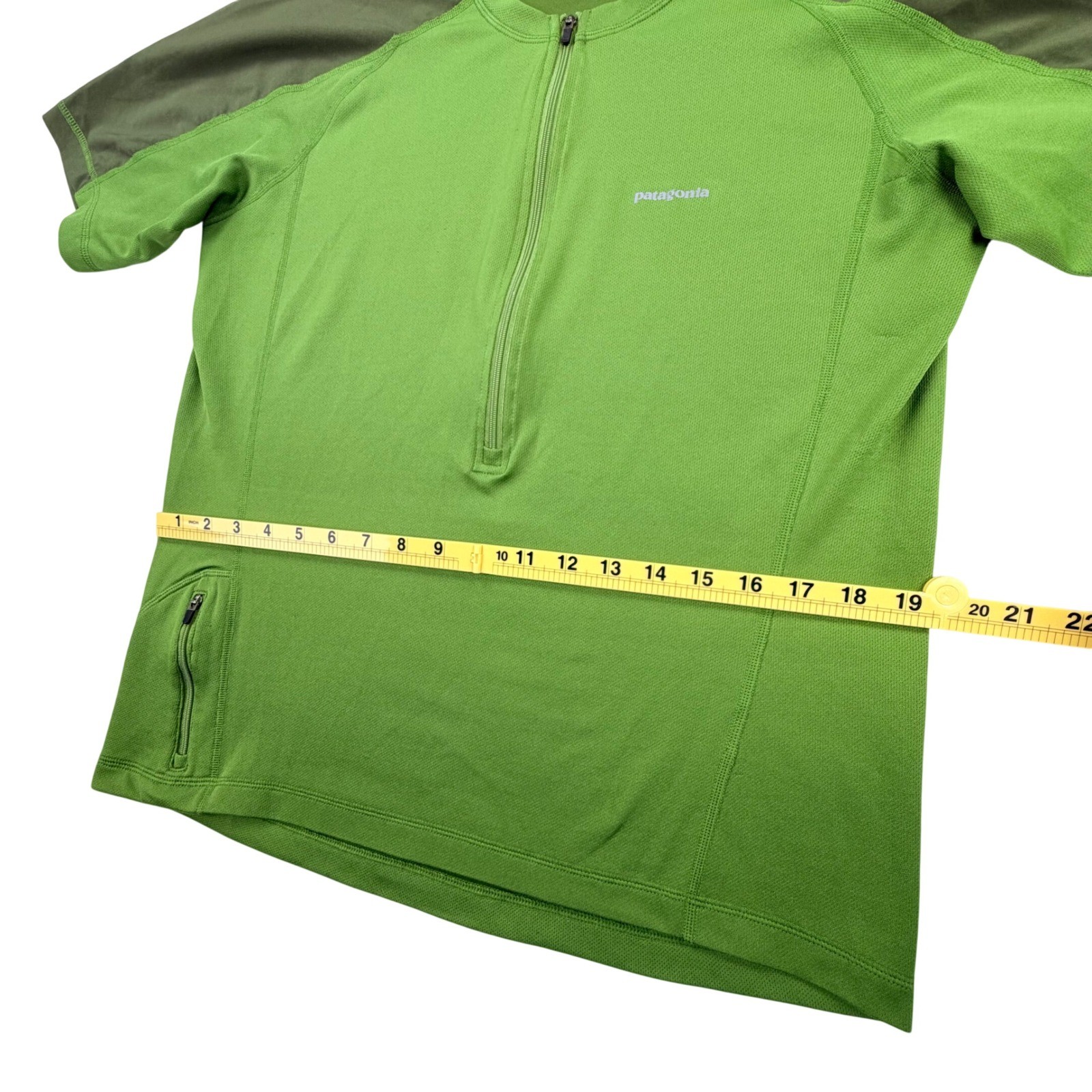 Patagonia 1/4 Zip Jersey Men Medium Green 24335S8 Short Sleeve Athletic
