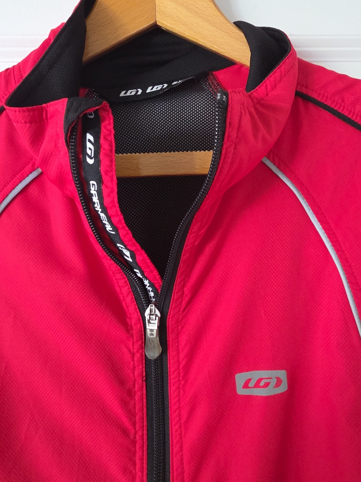 Women’s Size M Louis Garneau Bicycle Tank Full Zip 2 Pockets on Back Sleeveless