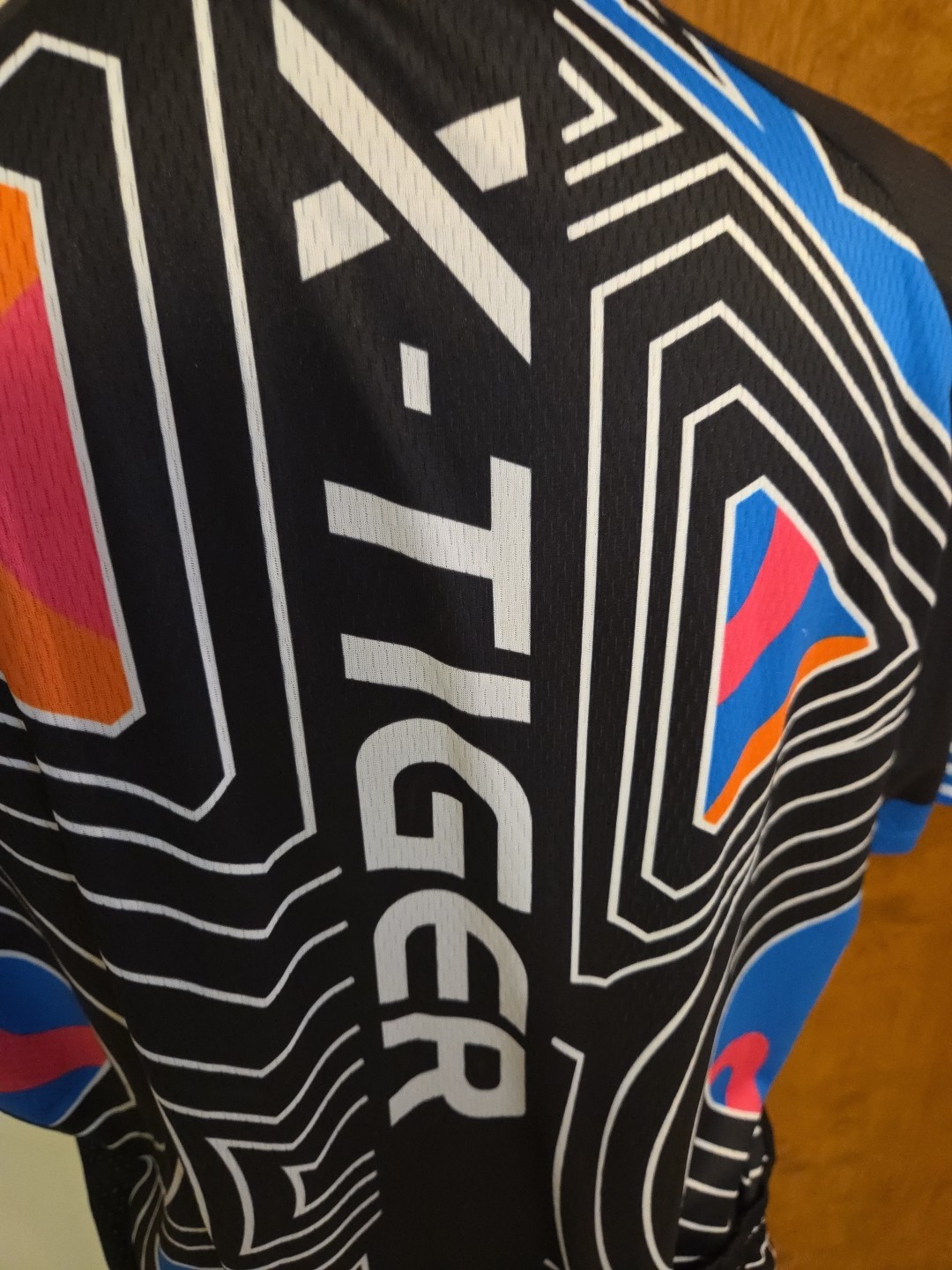 X-TIGER ADULT XL FULL ZIP, SHORT SLEEVE, BRIGHTLY COLORED CYCLIST/ BIKE SHIRT