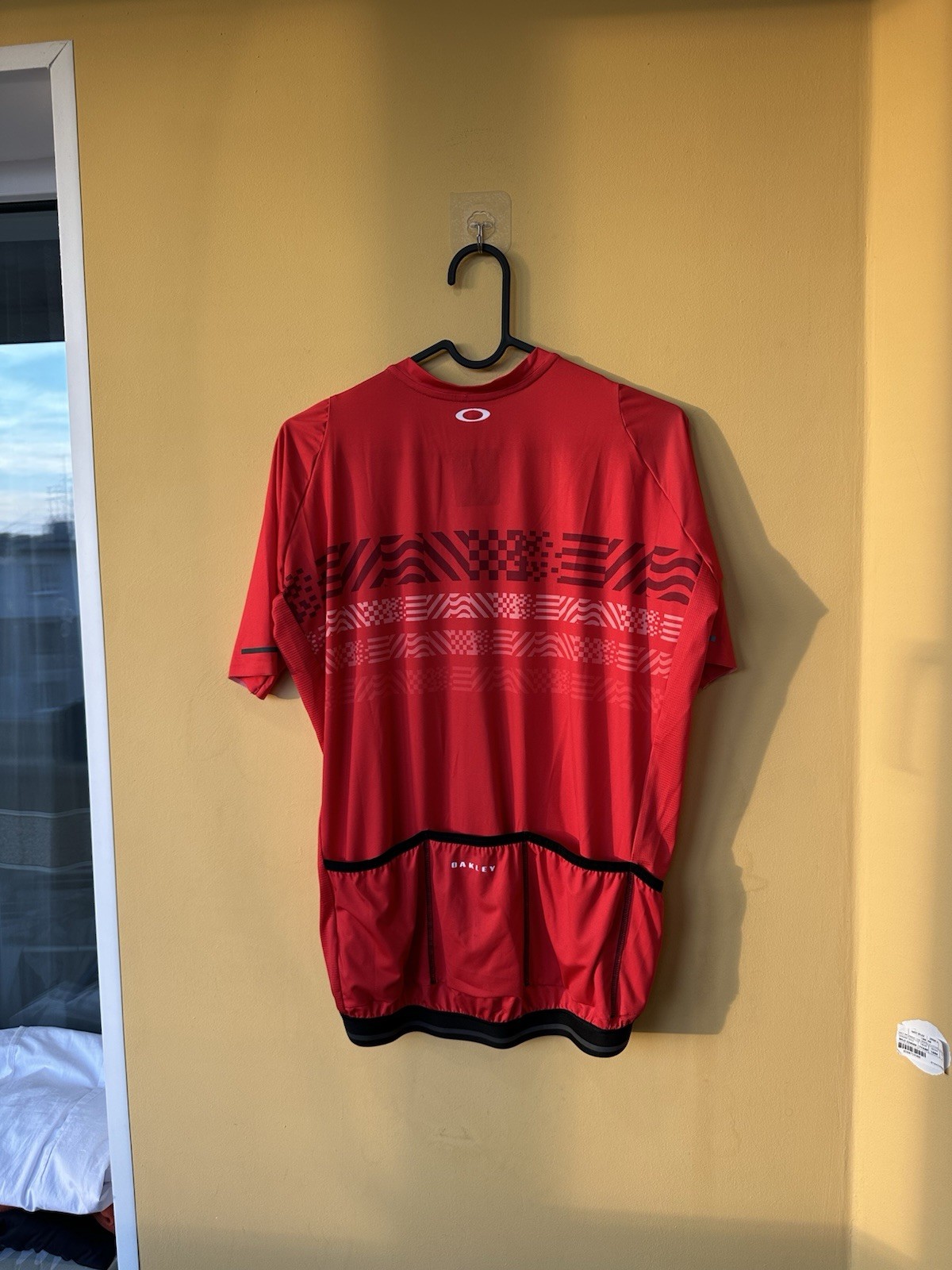 OAKLEY Cycling Endurance Red Line Jersey MSRP $130 size M men