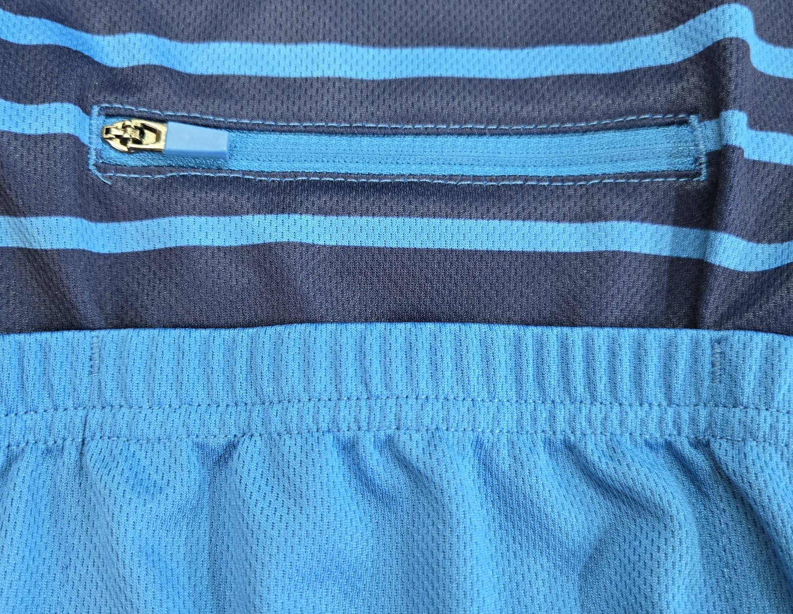 SPOTTI Cycling Jersey Mens Sz Large, Back Zipper Pocket, Non-Skid Waist