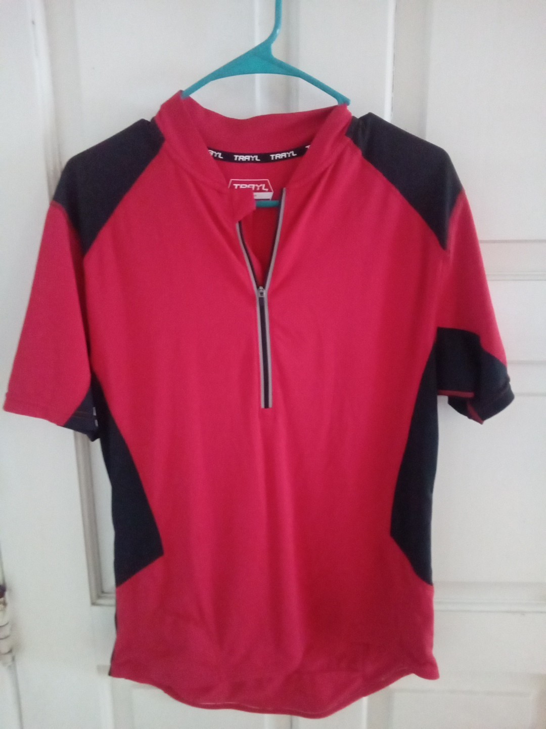 Trayl Size Red & Black Bicycling Triathlon Back 3 Pocket Jersey Shirt