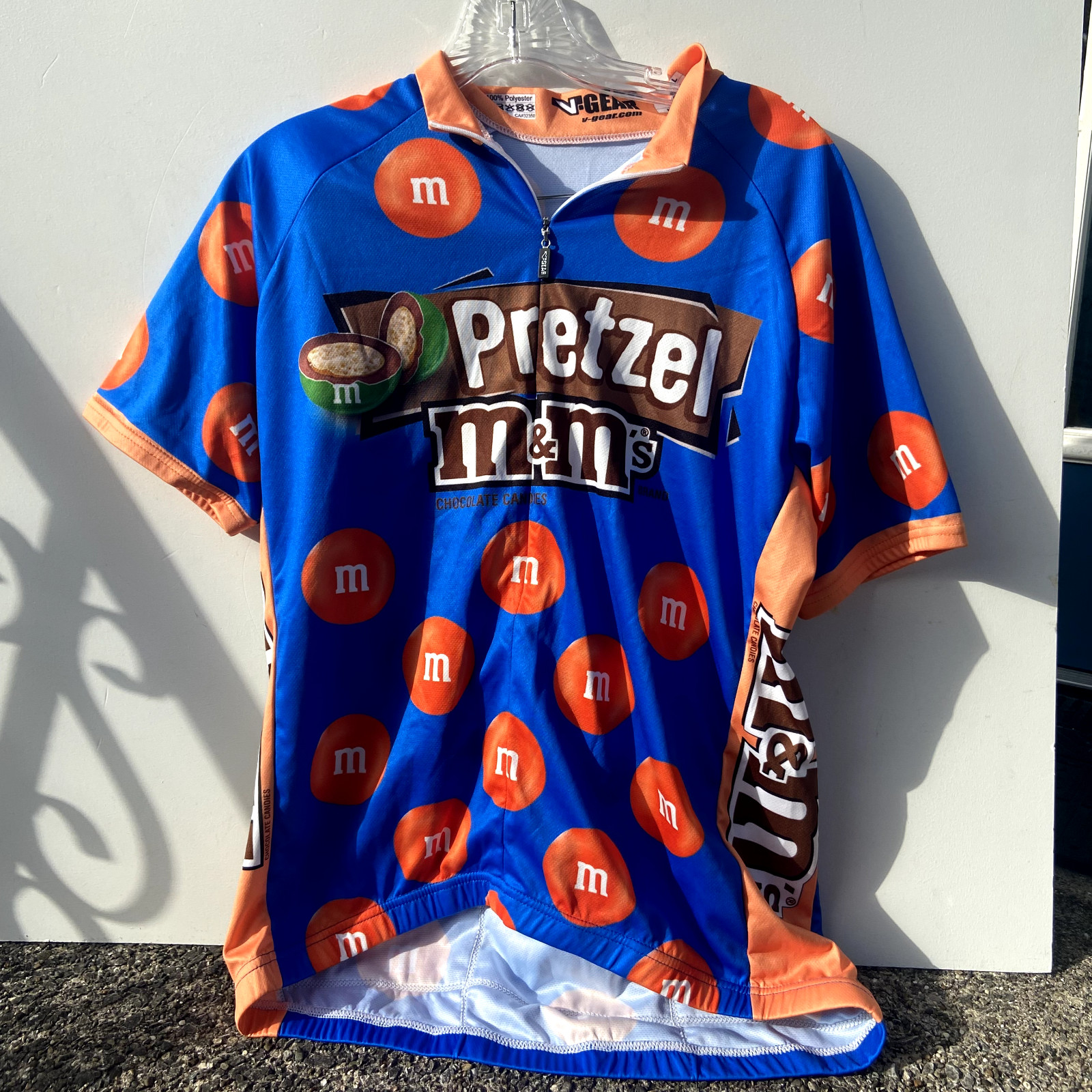 V Gear Mens Club Cut Large L M&M’s Pretzel Blue Orange Pockets 4″ Zip