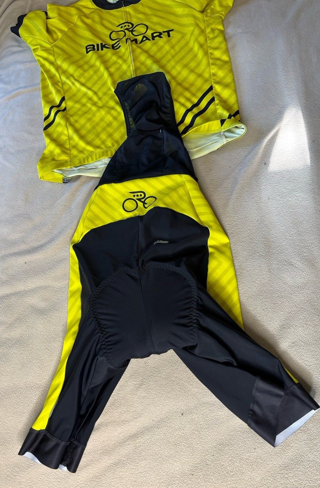 Giro Cycling Jersey and Bib Padded Bike Shorts Size XL Pull On Bike Mart Yellow