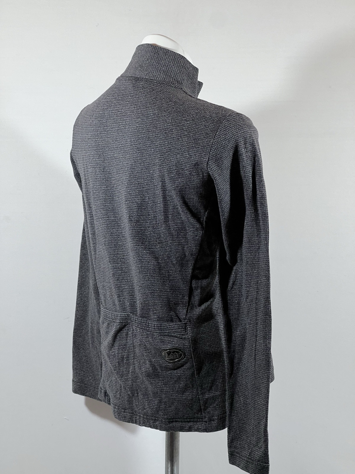 REI Cycling Jersey Womens Medium Gray Long Sleeve Gorpcore Athleisure Bike