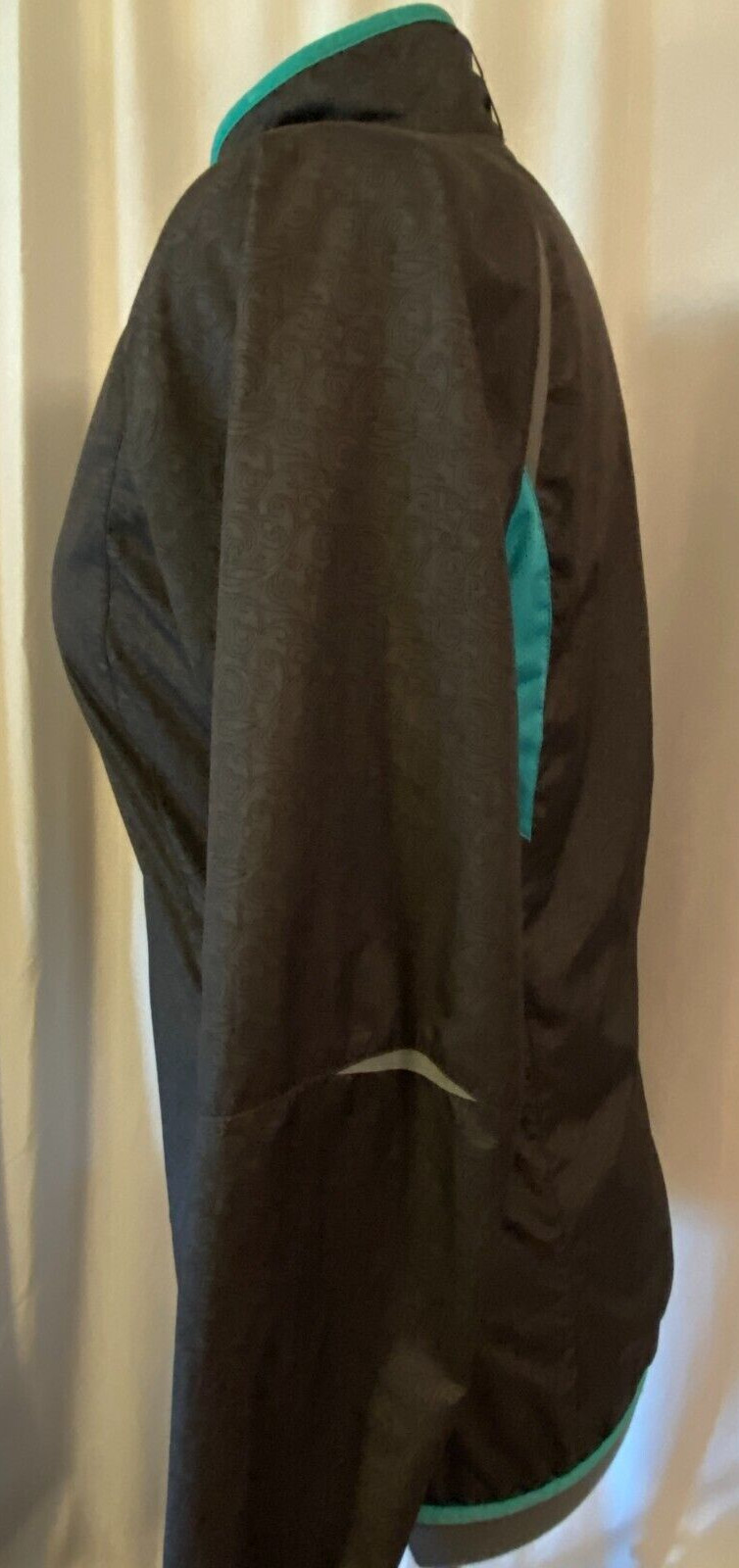 REI LIGHTWEIGHT BIKING SHELL, Black & teal. Media port. PACKABLE! Women’s Med